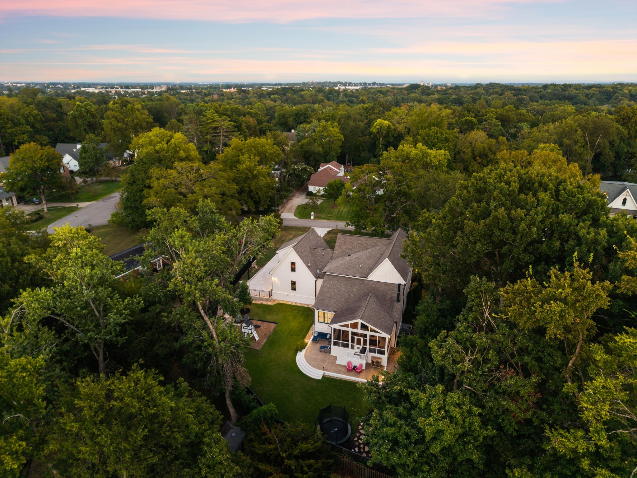 4007 Outer Dr