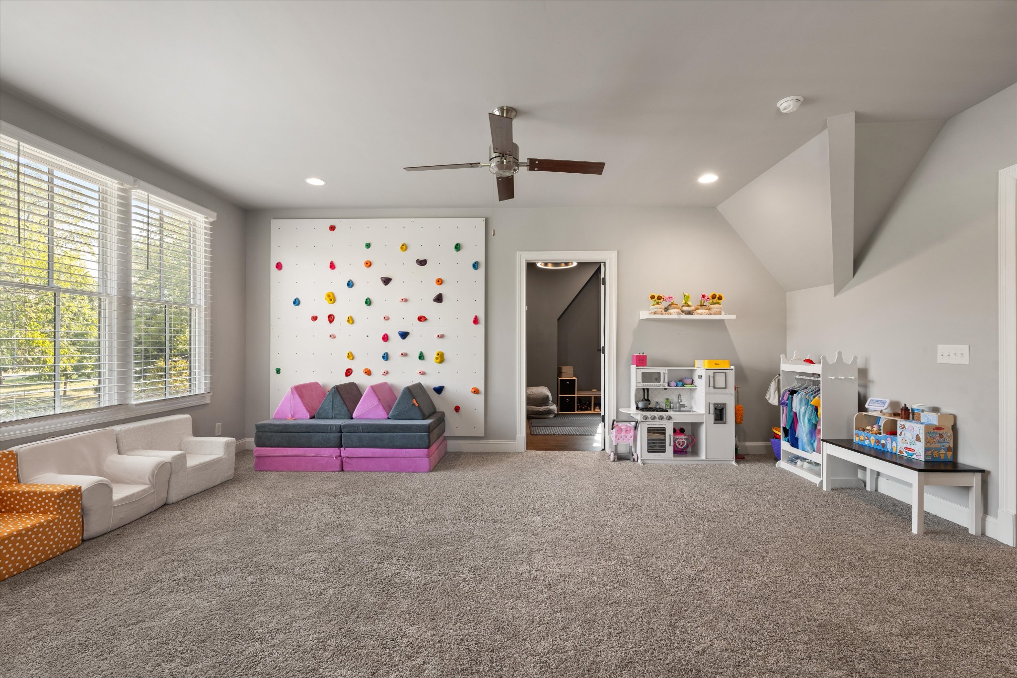 4007 Outer Dr