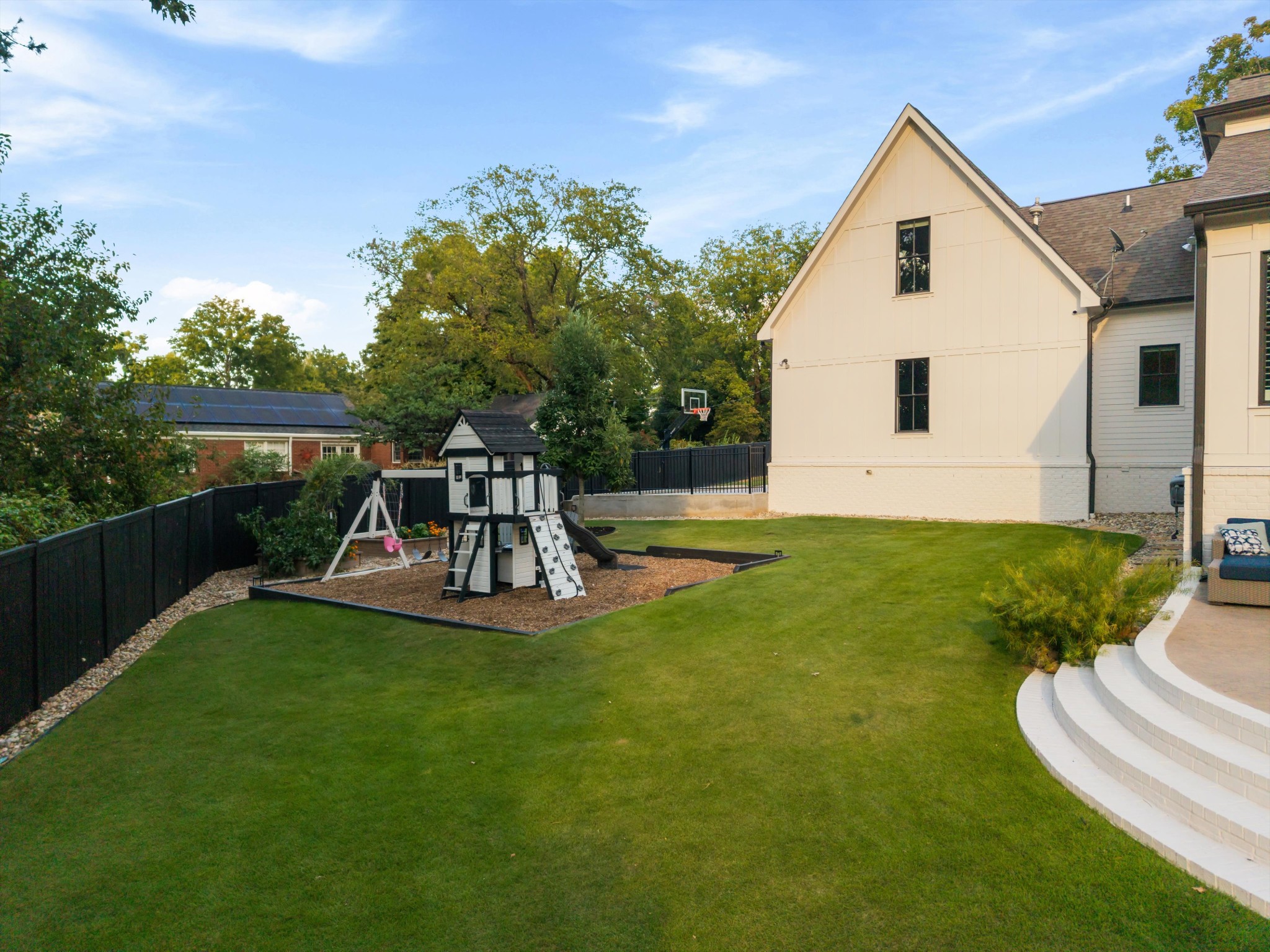 4007 Outer Dr
