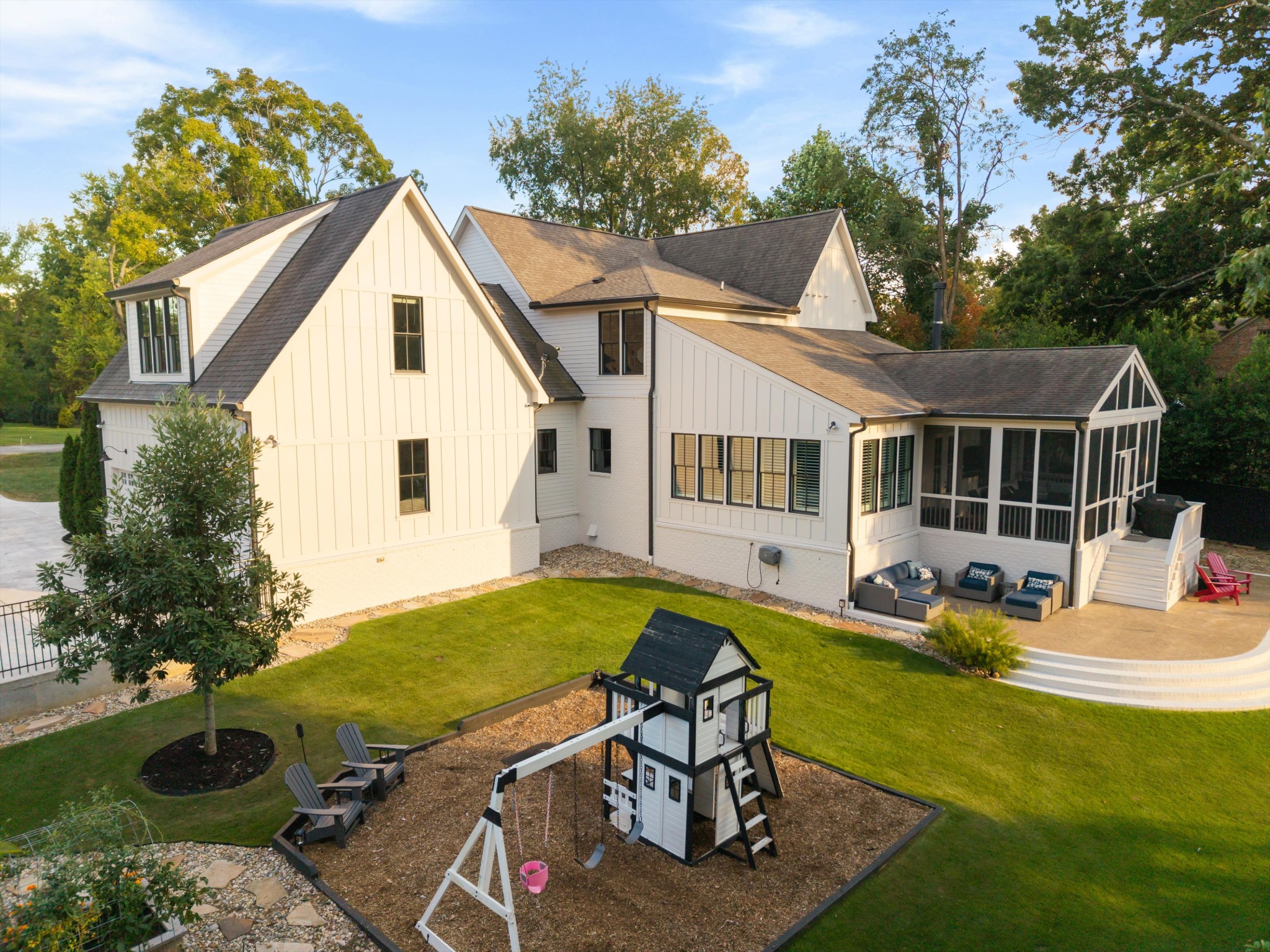 4007 Outer Dr