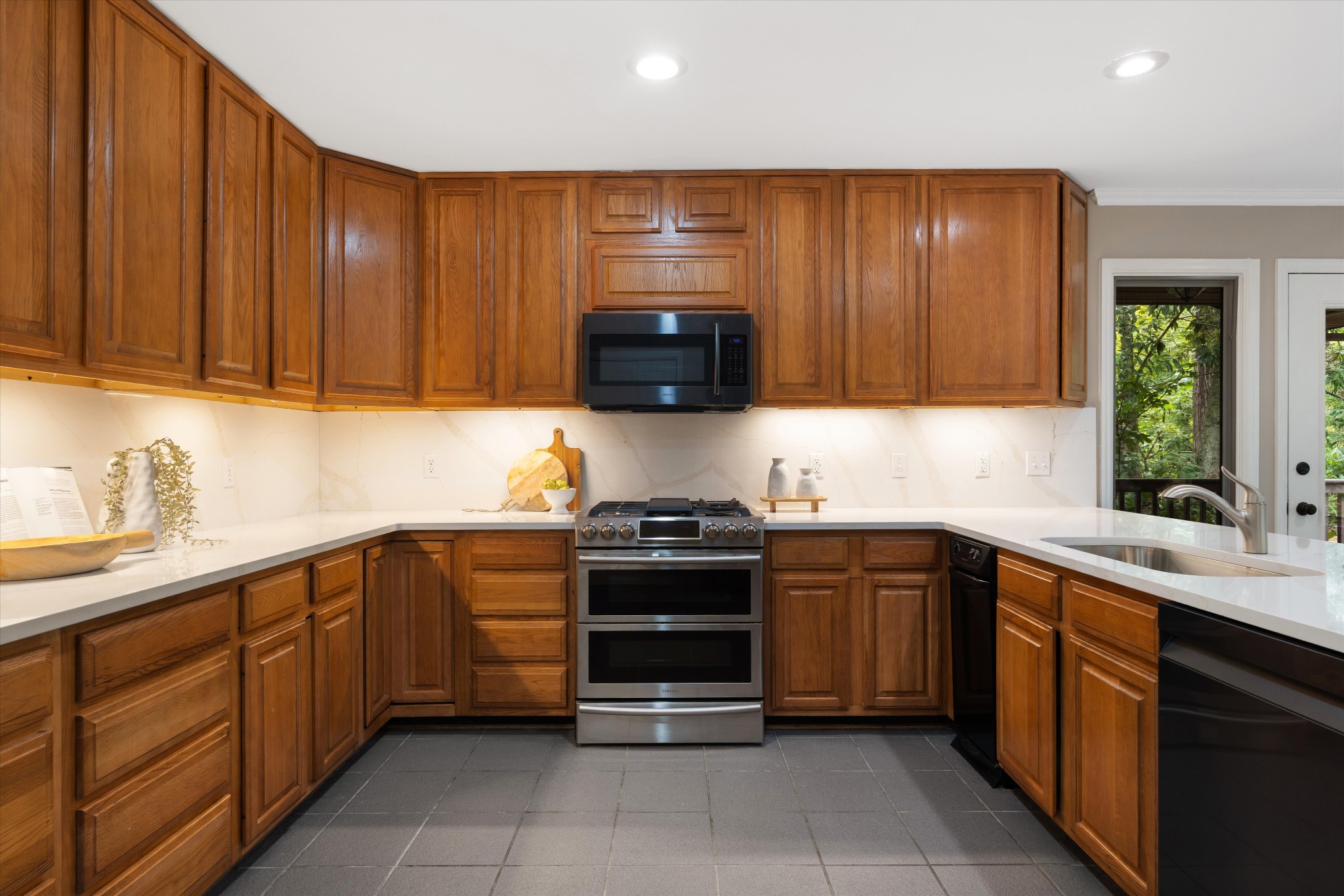 114 Forrest Valley Ct
