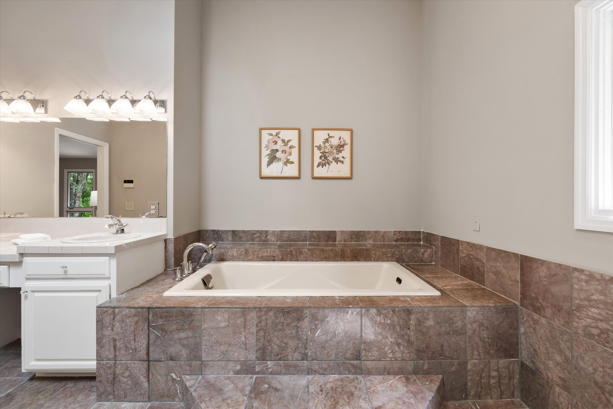 114 Forrest Valley Ct