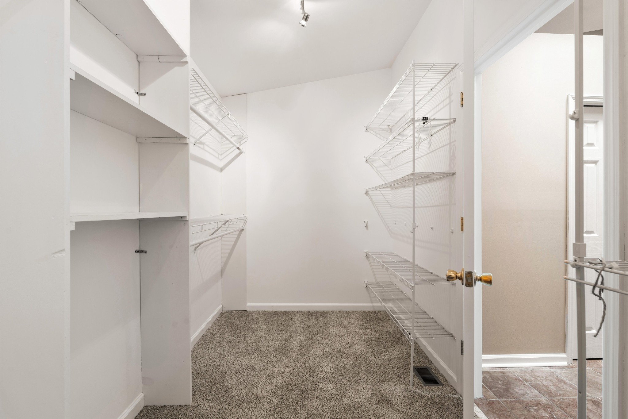 114 Forrest Valley Ct