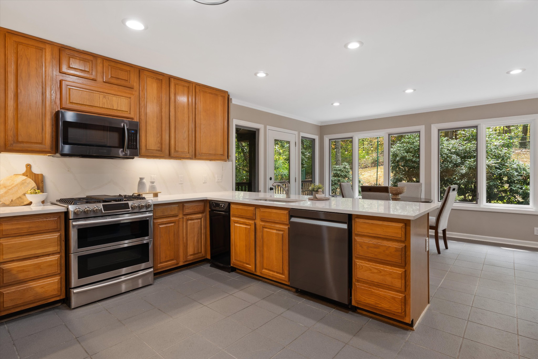 114 Forrest Valley Ct