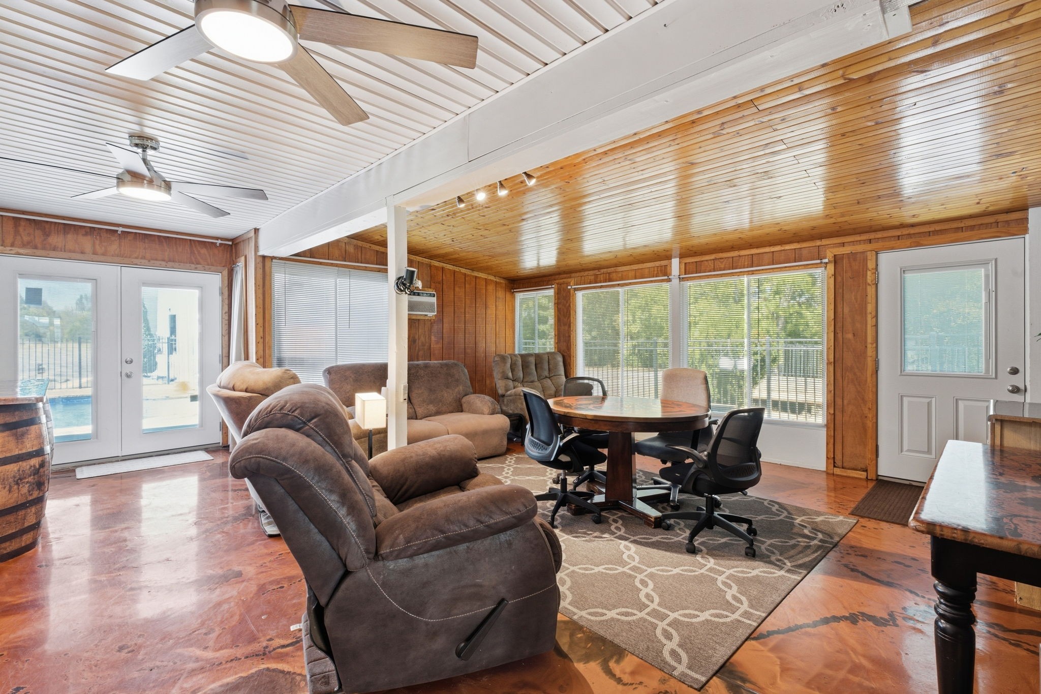 4612 Midland Rd