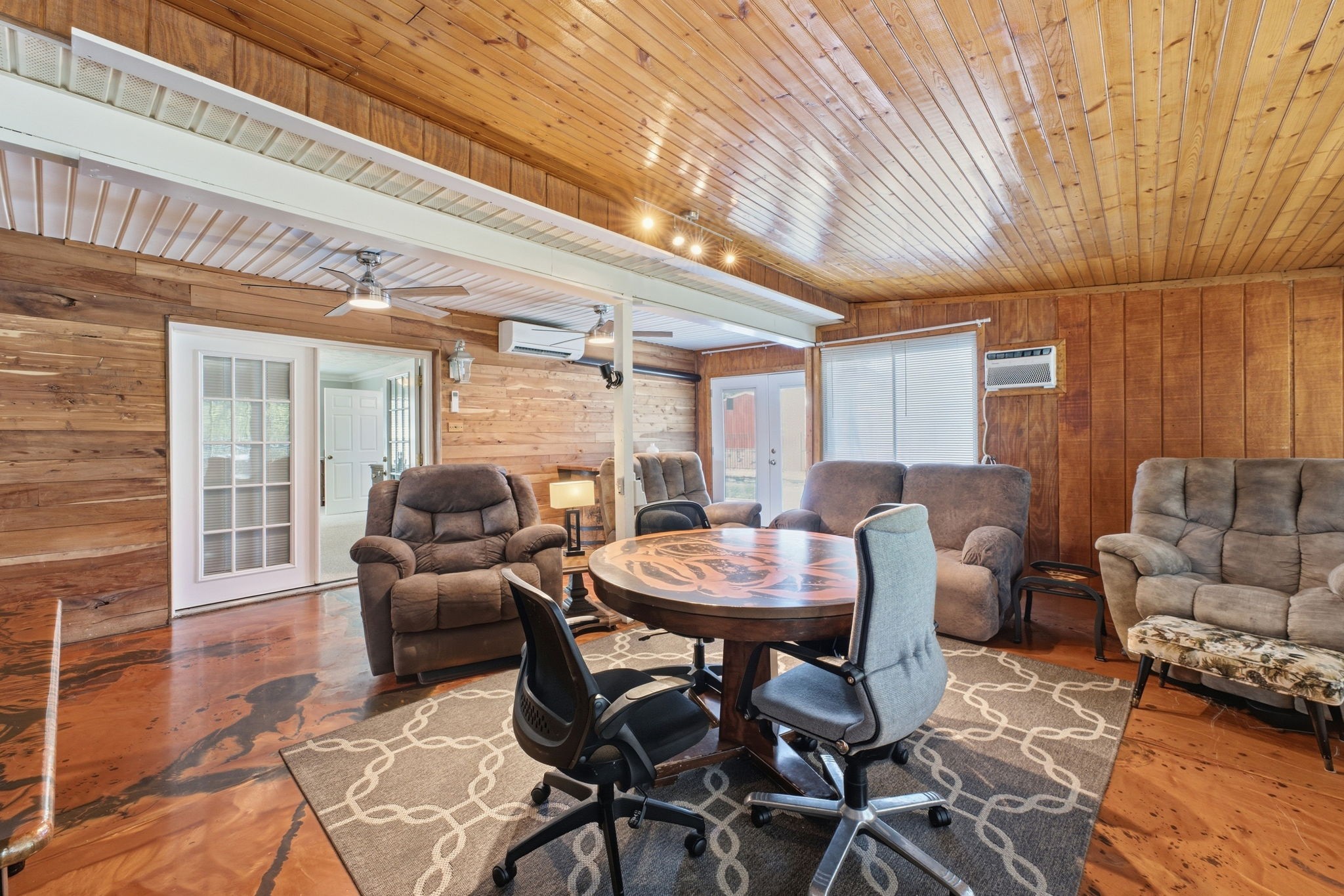 4612 Midland Rd