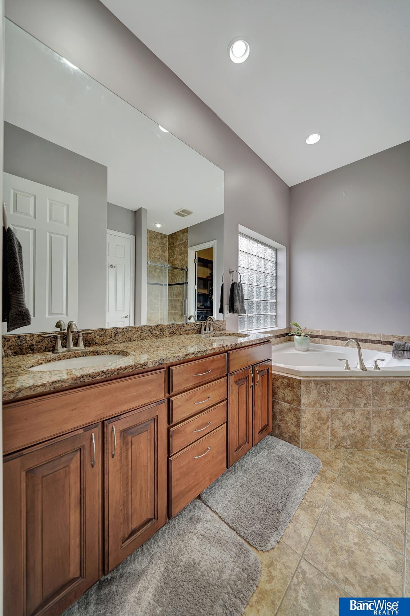 9728 Chateau Circle