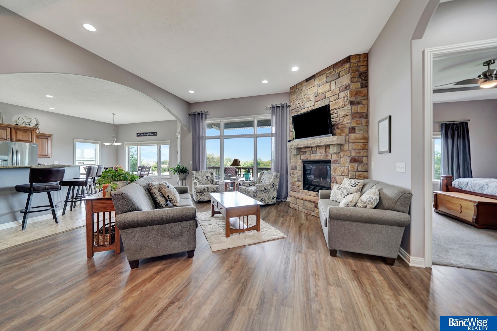 9728 Chateau Circle