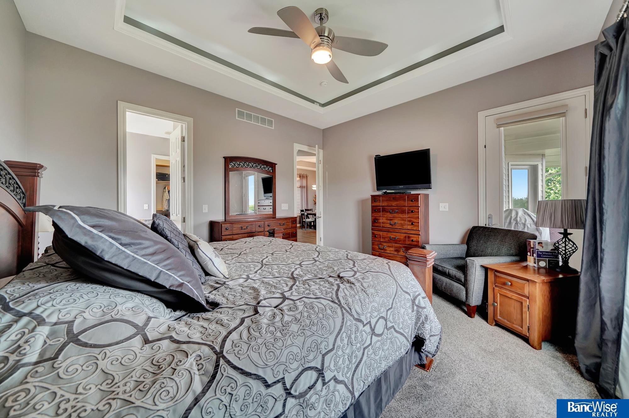9728 Chateau Circle