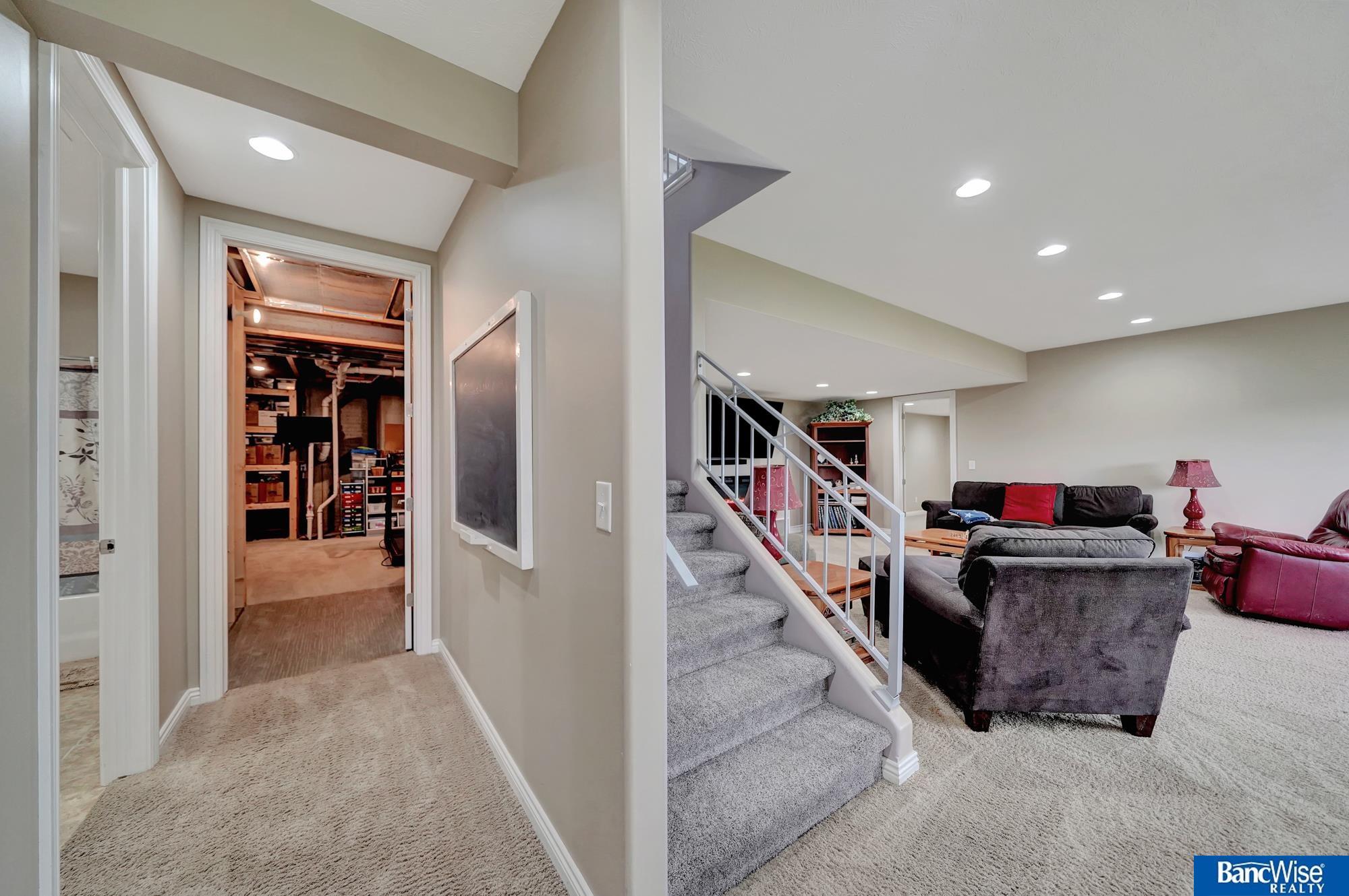 9728 Chateau Circle
