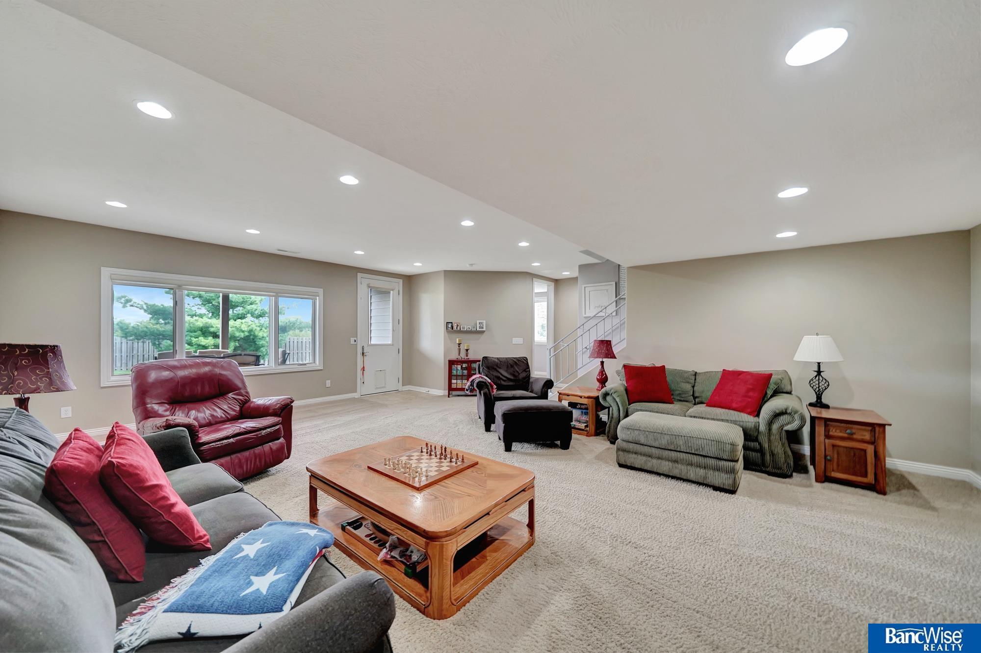 9728 Chateau Circle