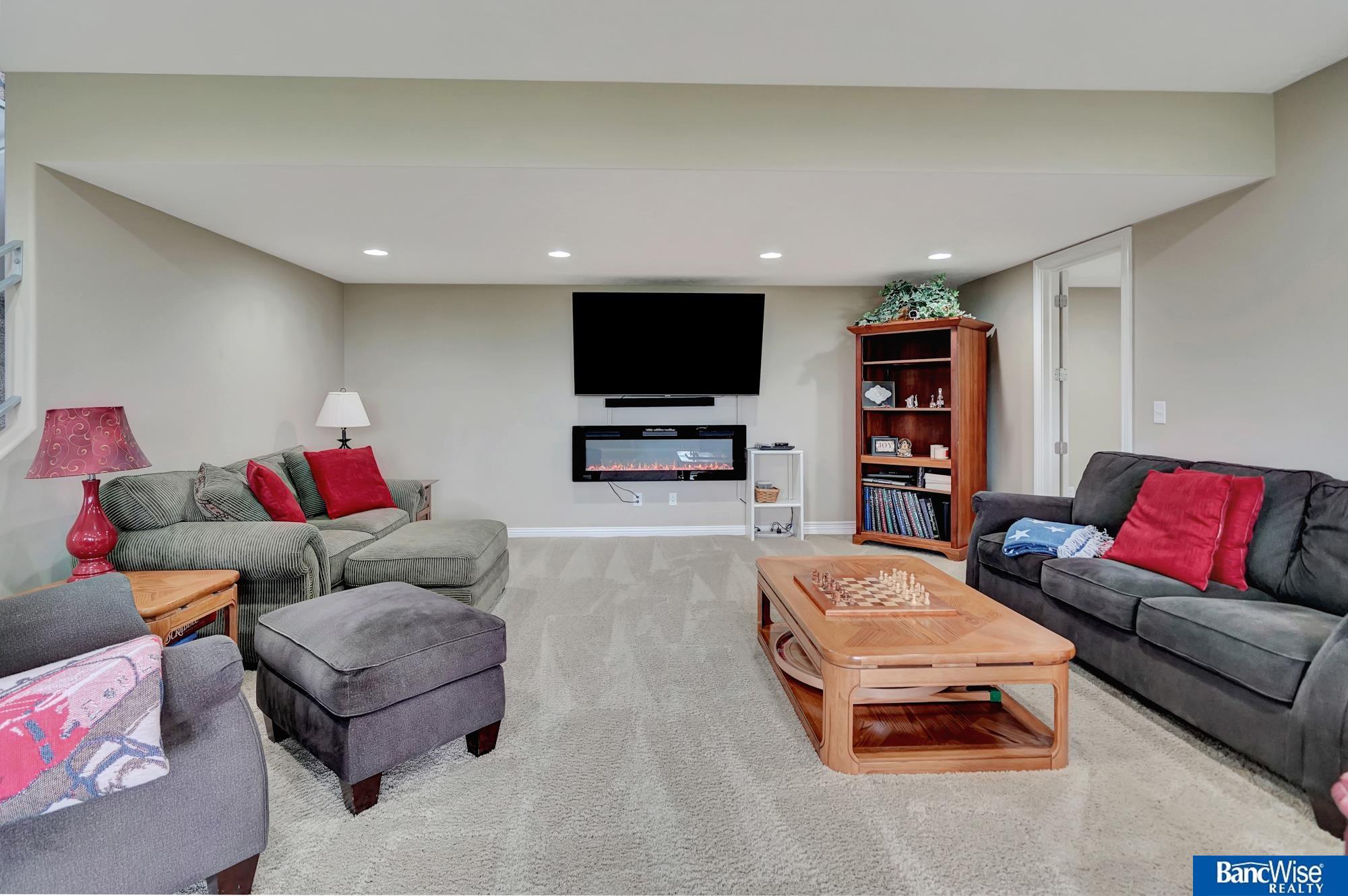 9728 Chateau Circle
