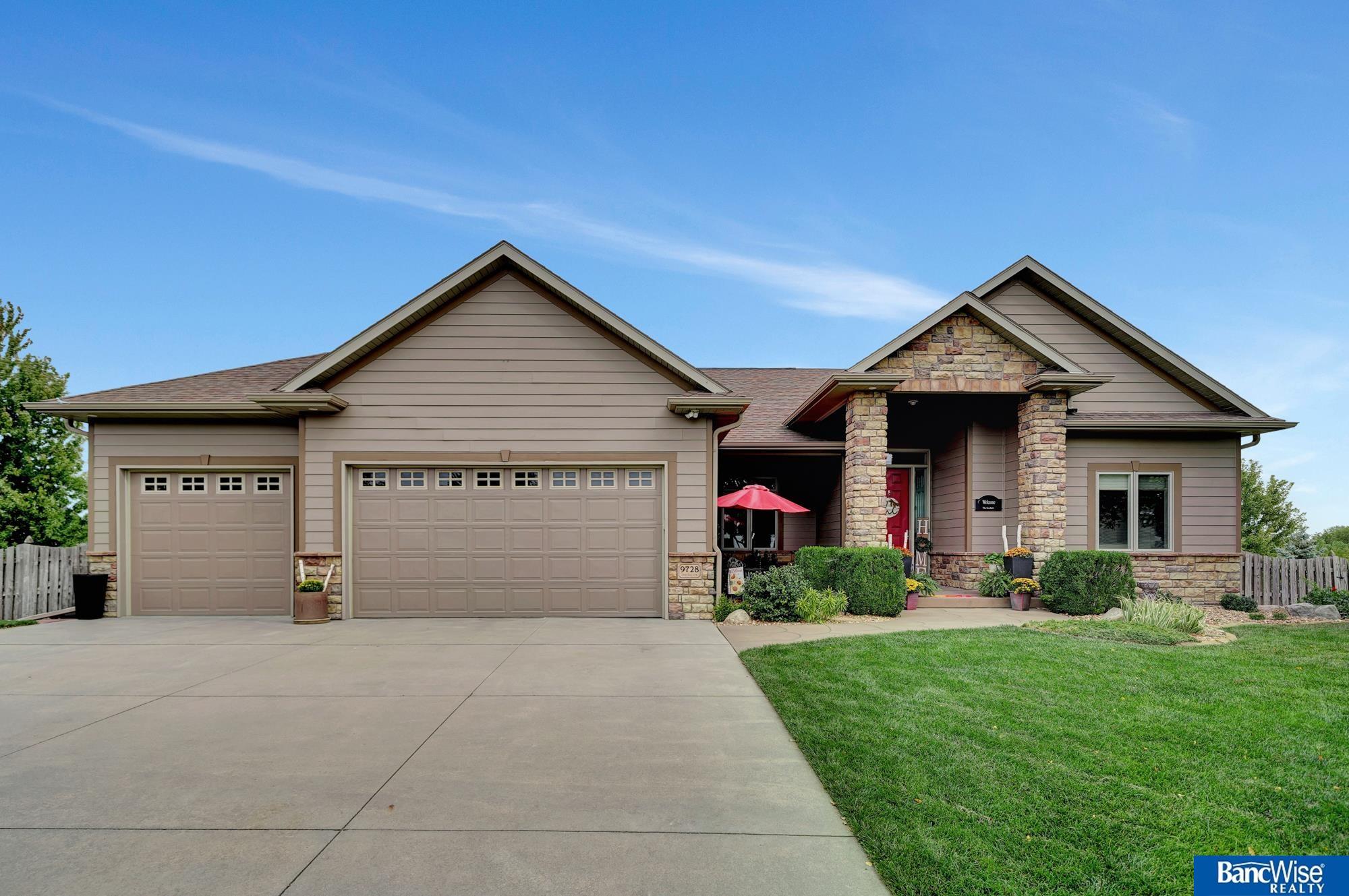 9728 Chateau Circle