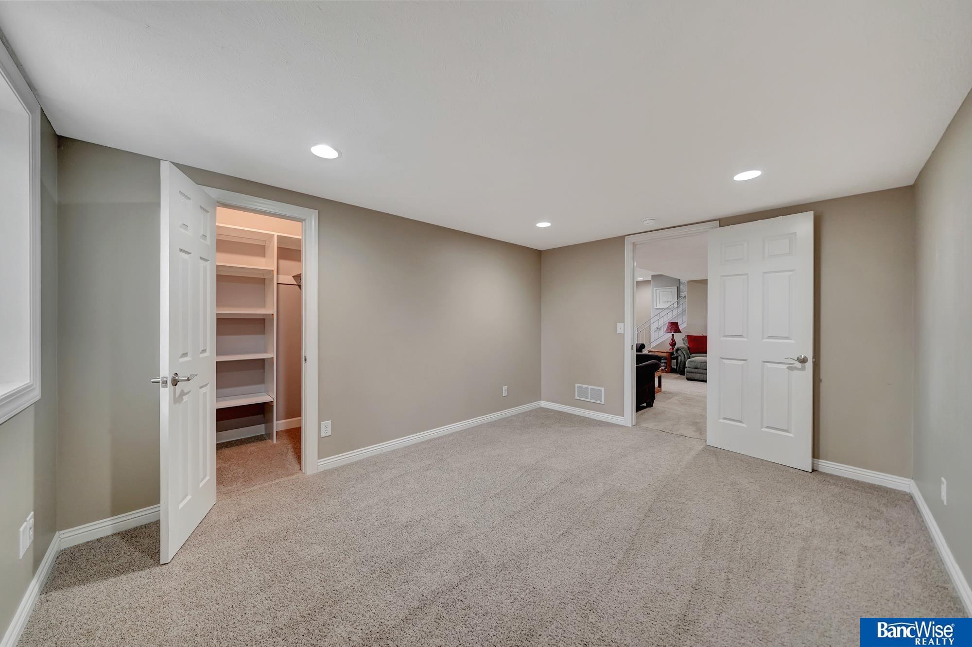 9728 Chateau Circle
