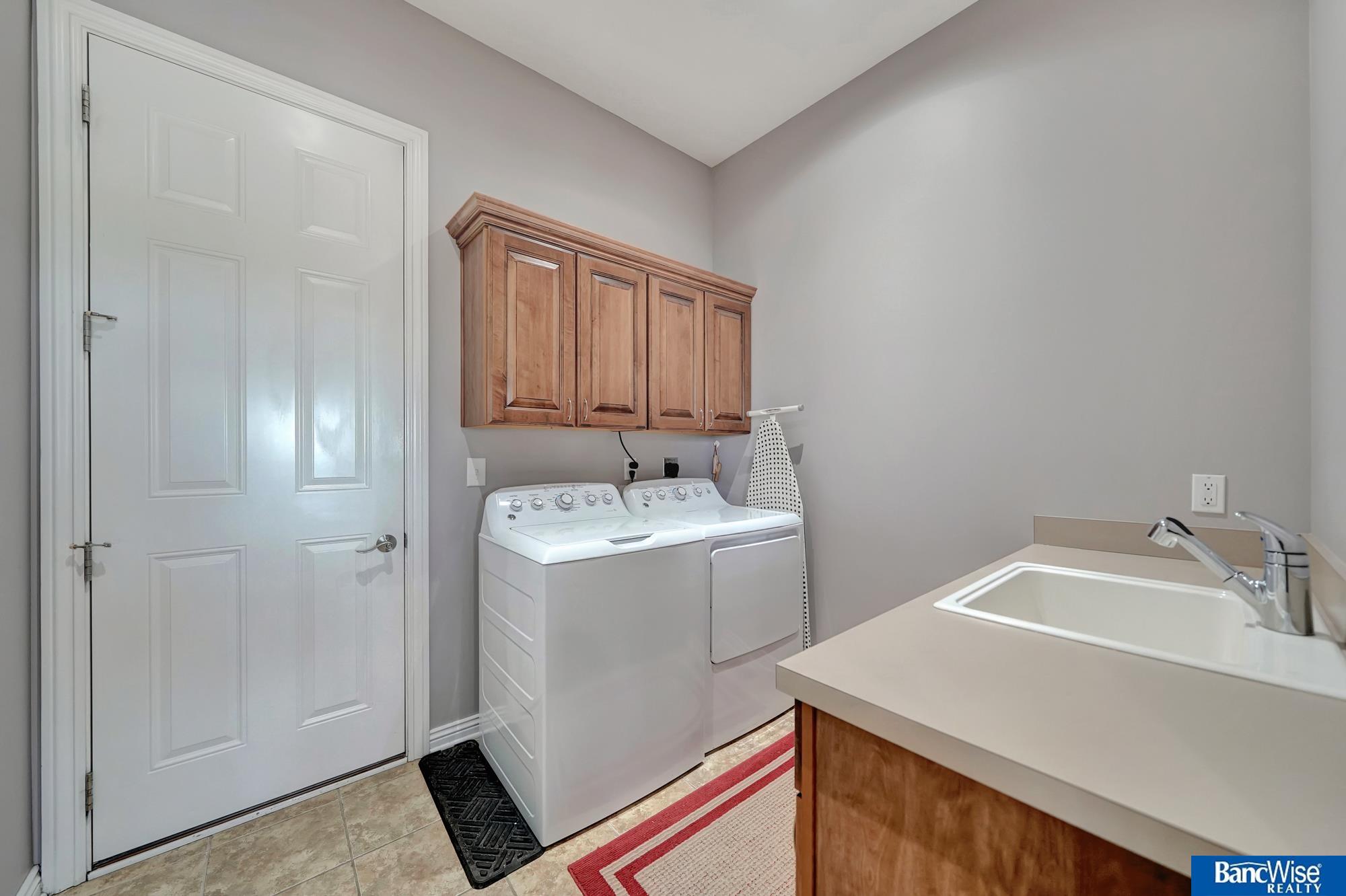 9728 Chateau Circle