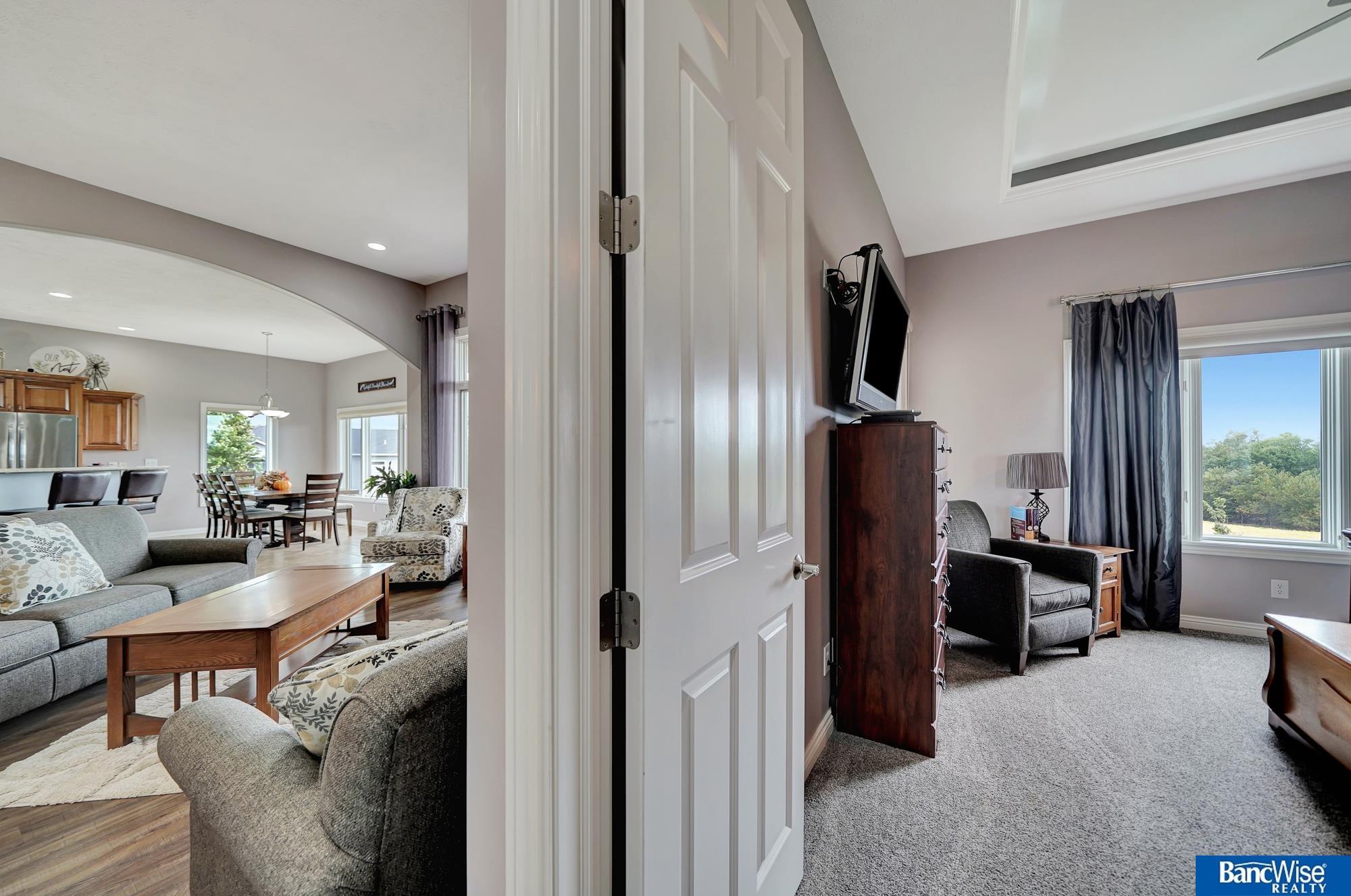 9728 Chateau Circle