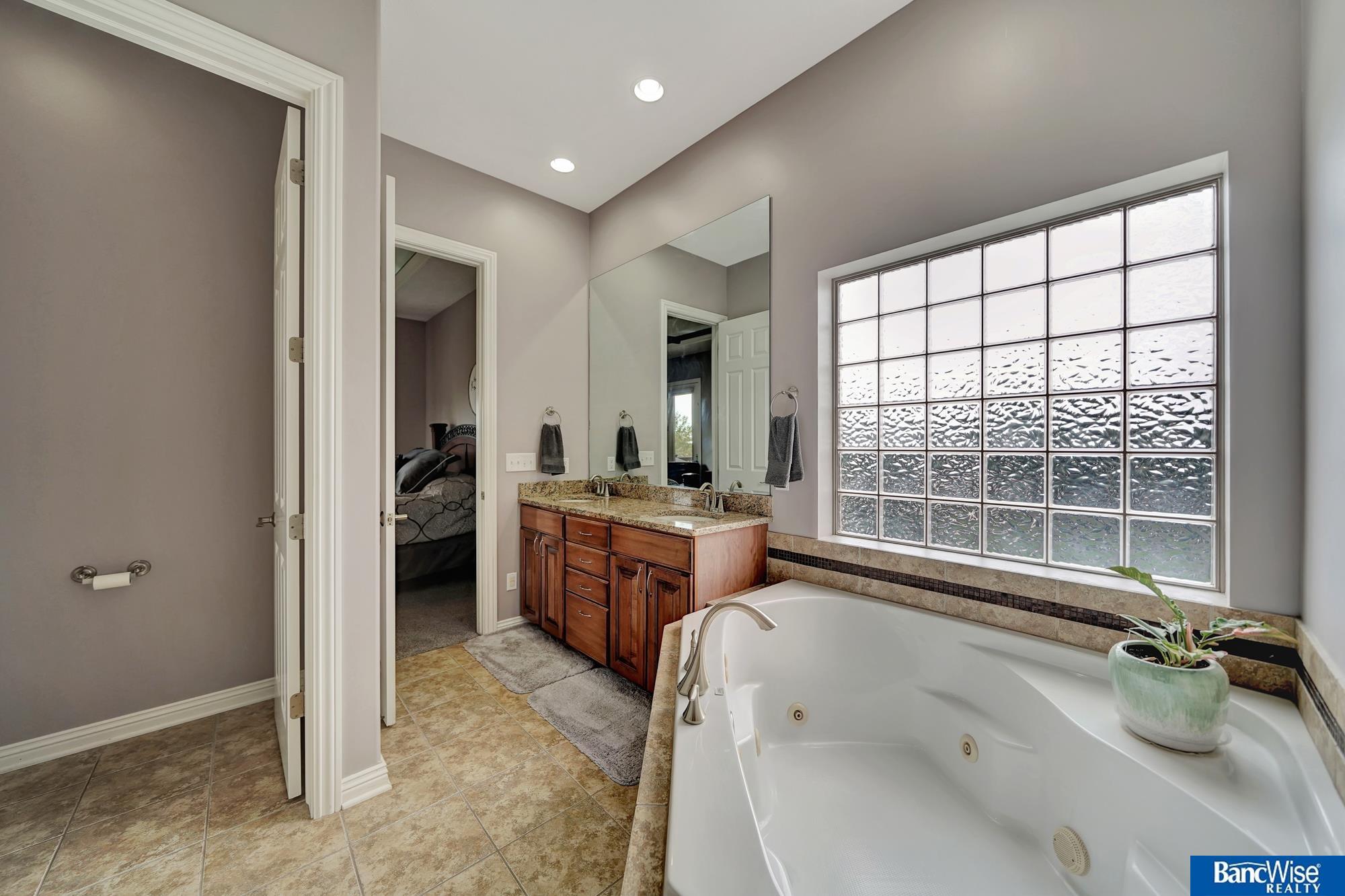 9728 Chateau Circle