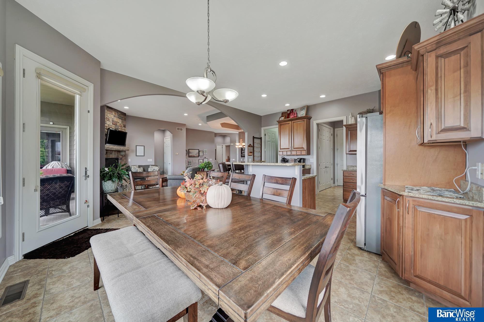 9728 Chateau Circle