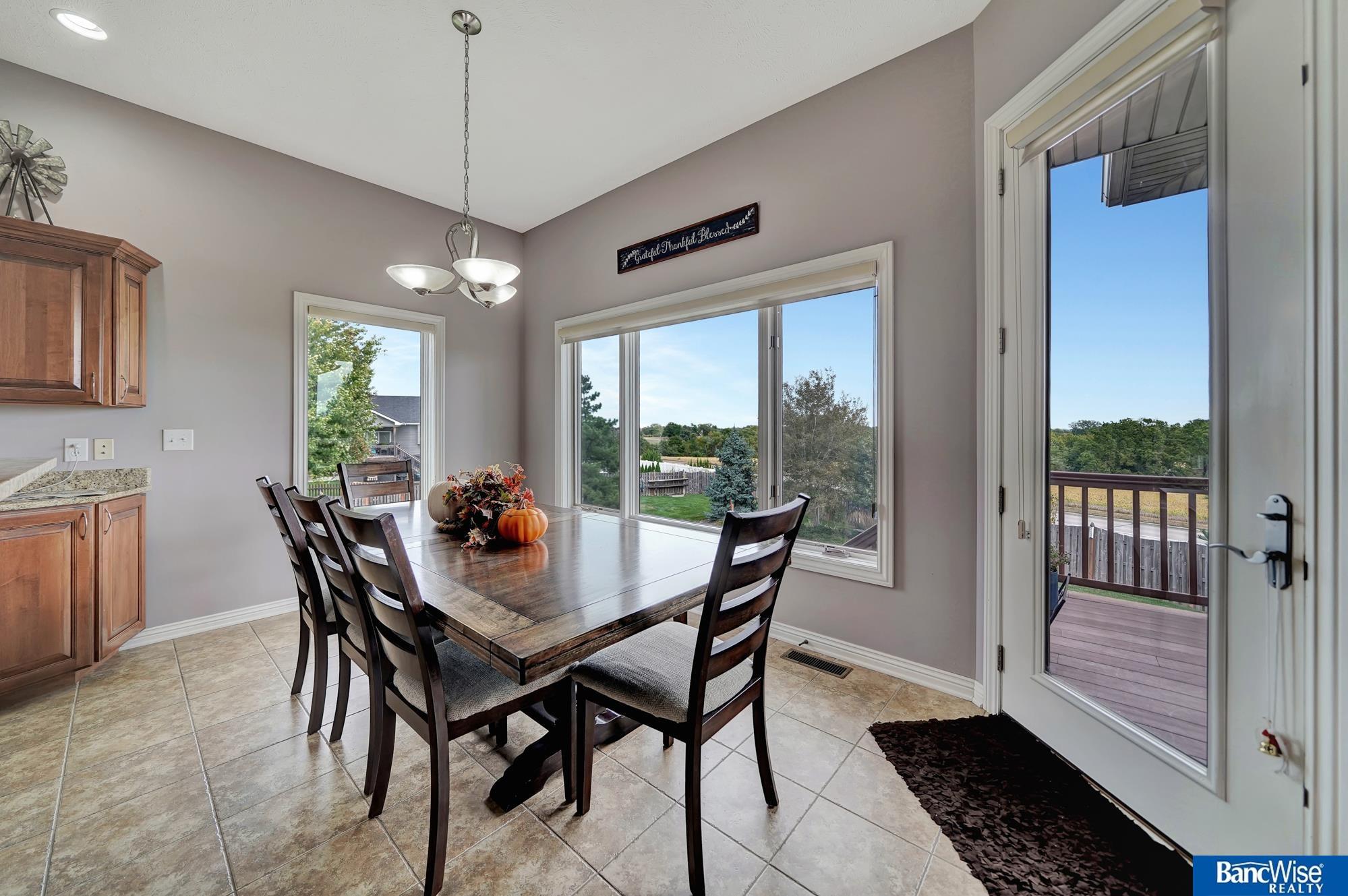 9728 Chateau Circle