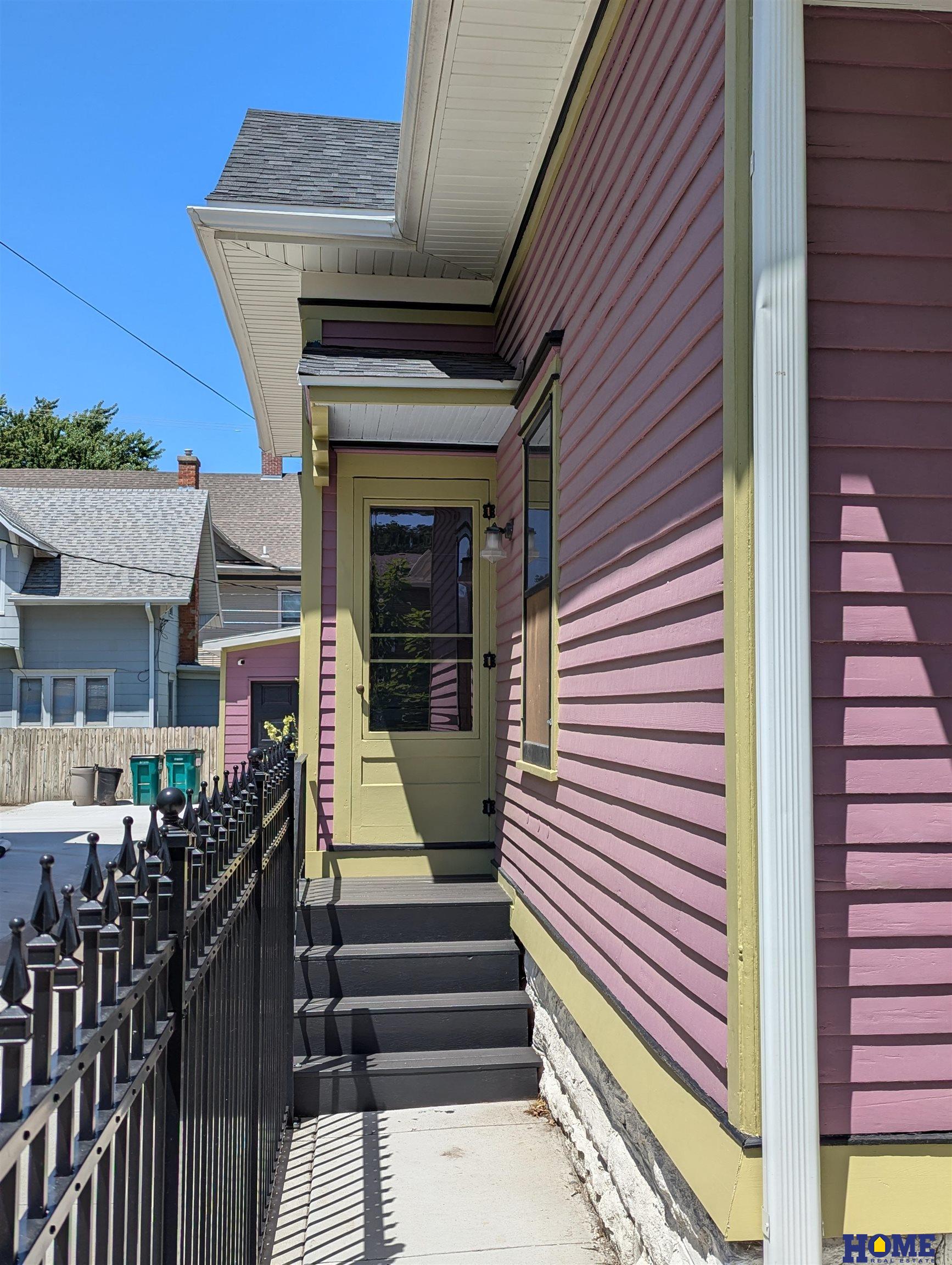 1110 E Street