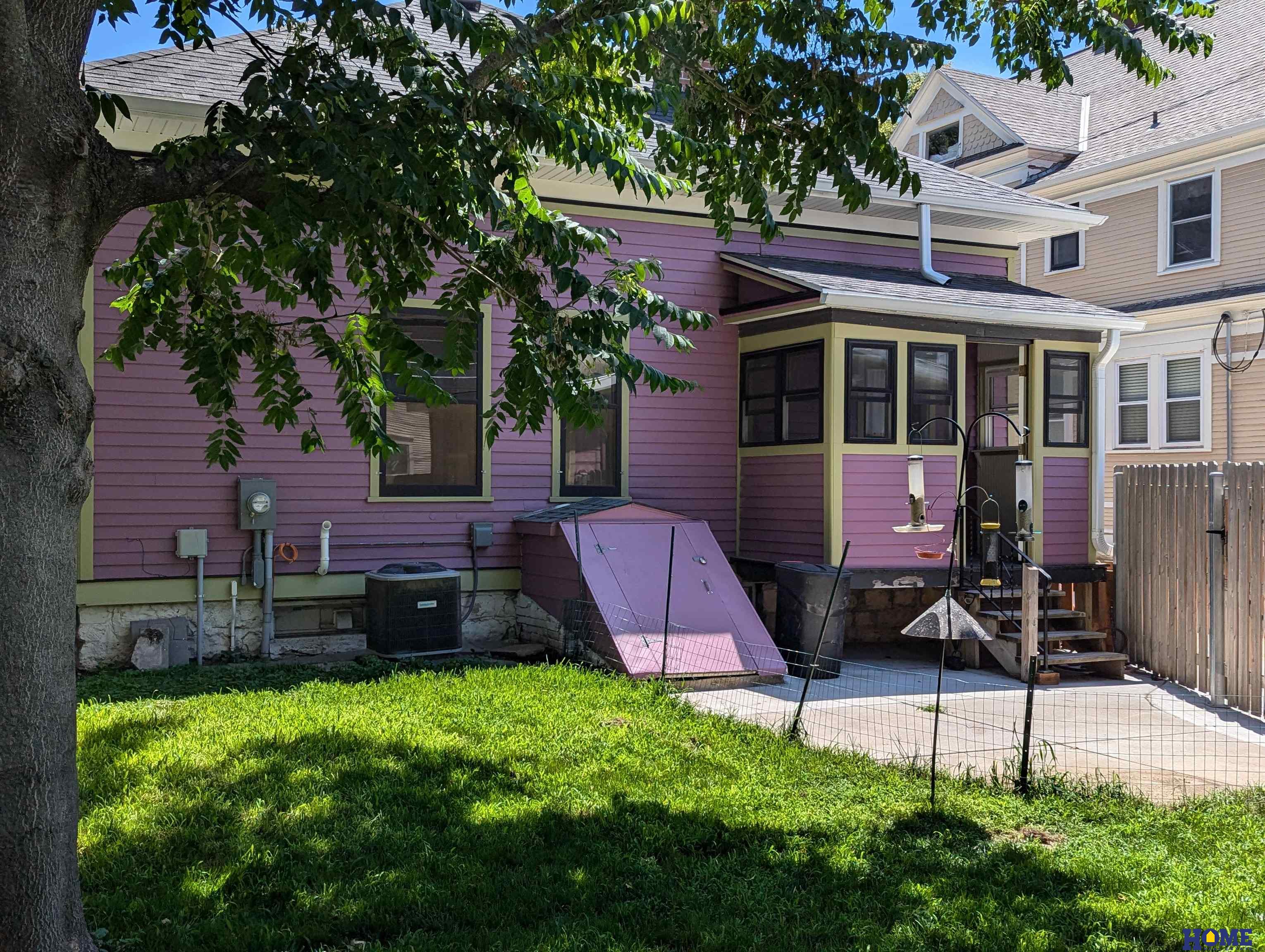 1110 E Street