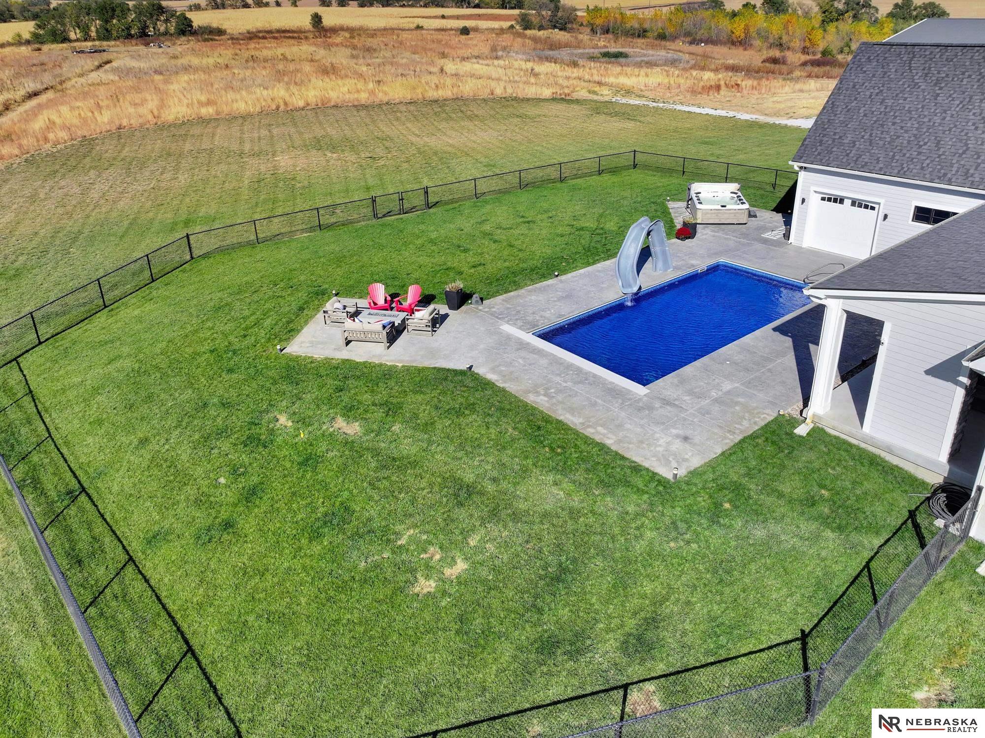 9610 Raymond Road