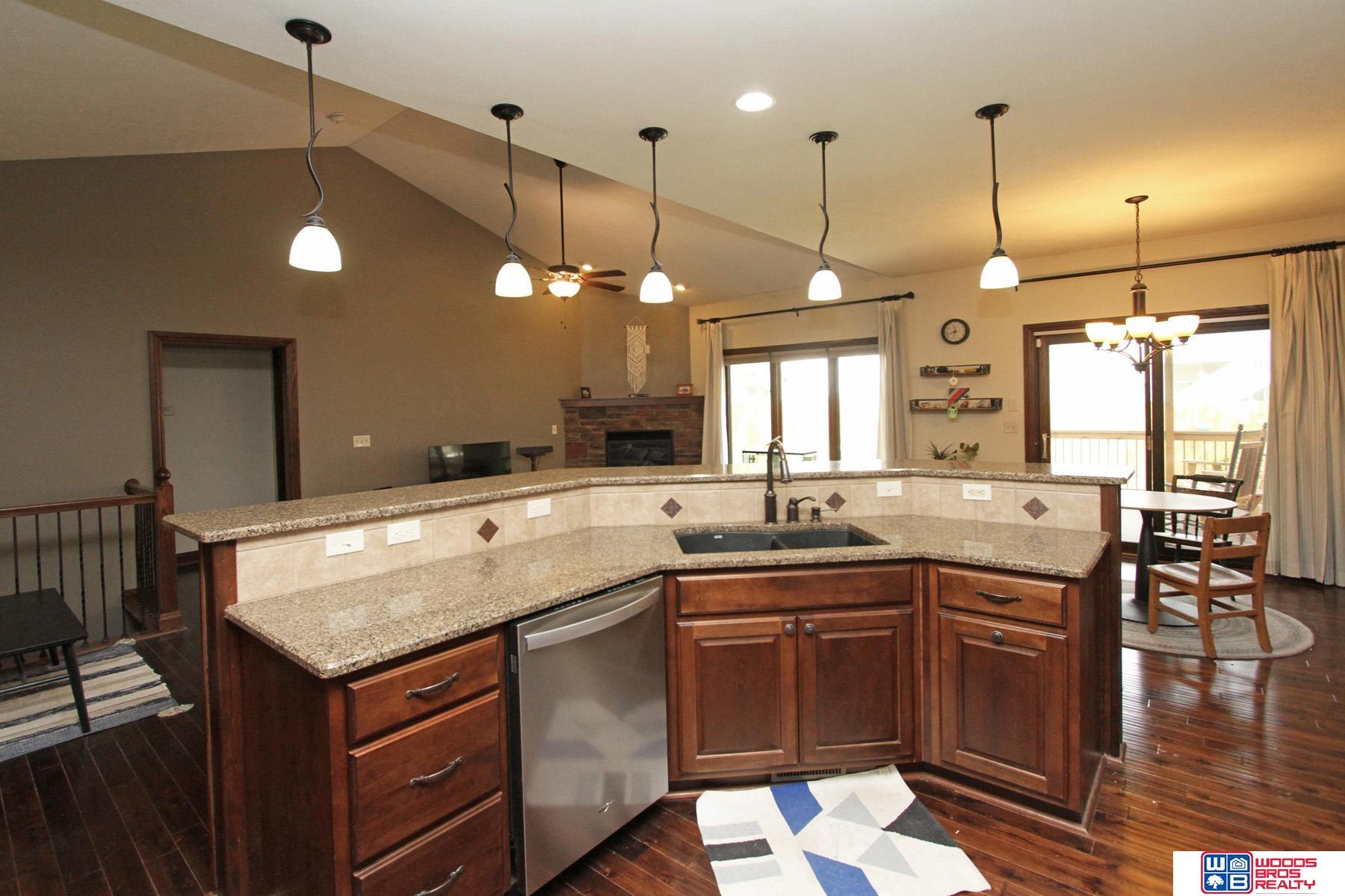 2736 Shadowbrook Drive