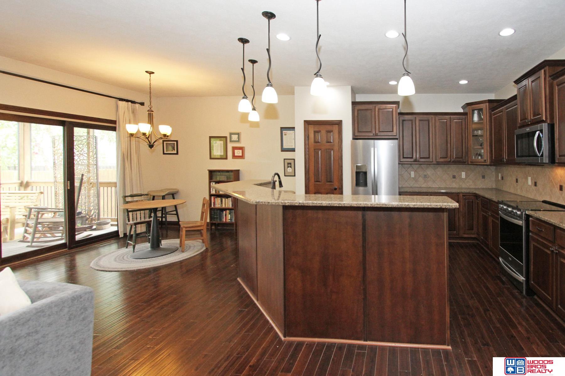 2736 Shadowbrook Drive
