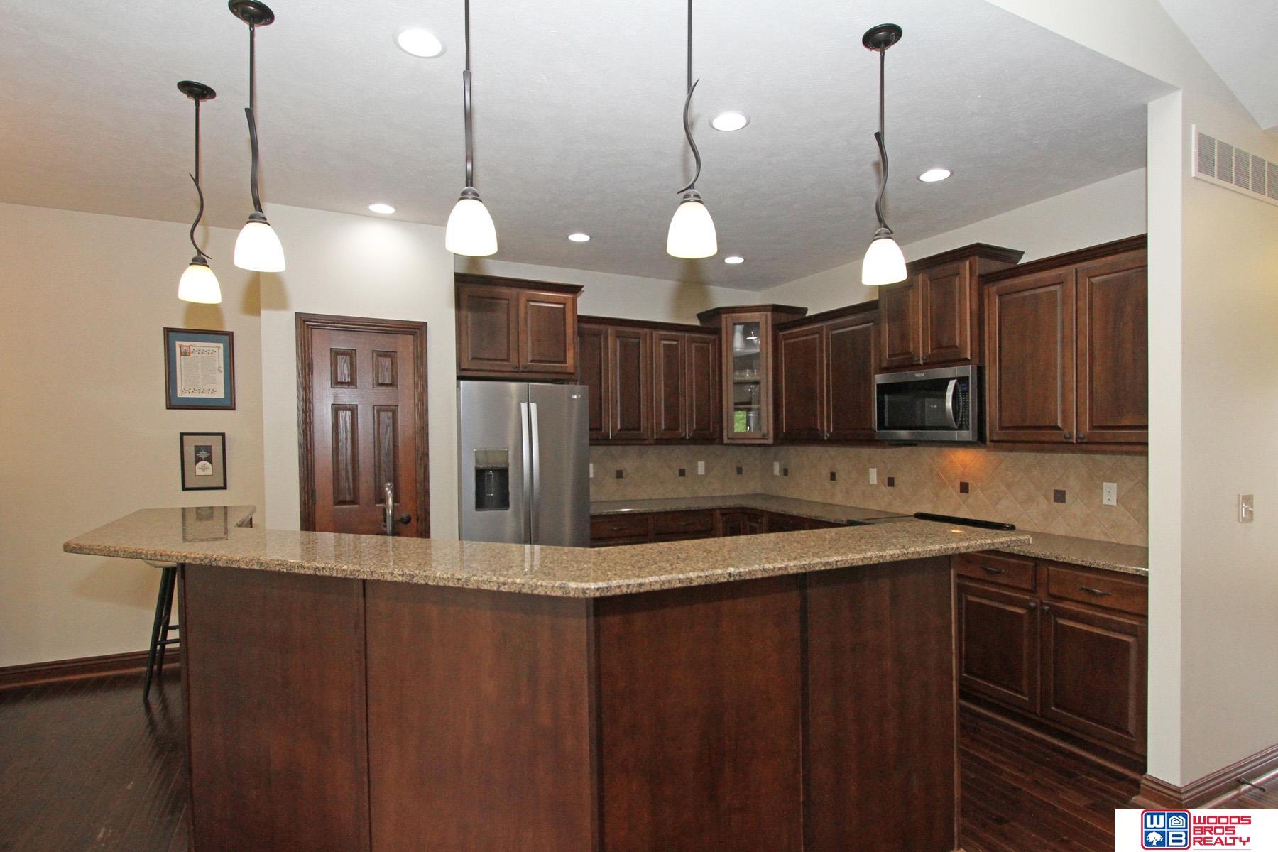 2736 Shadowbrook Drive