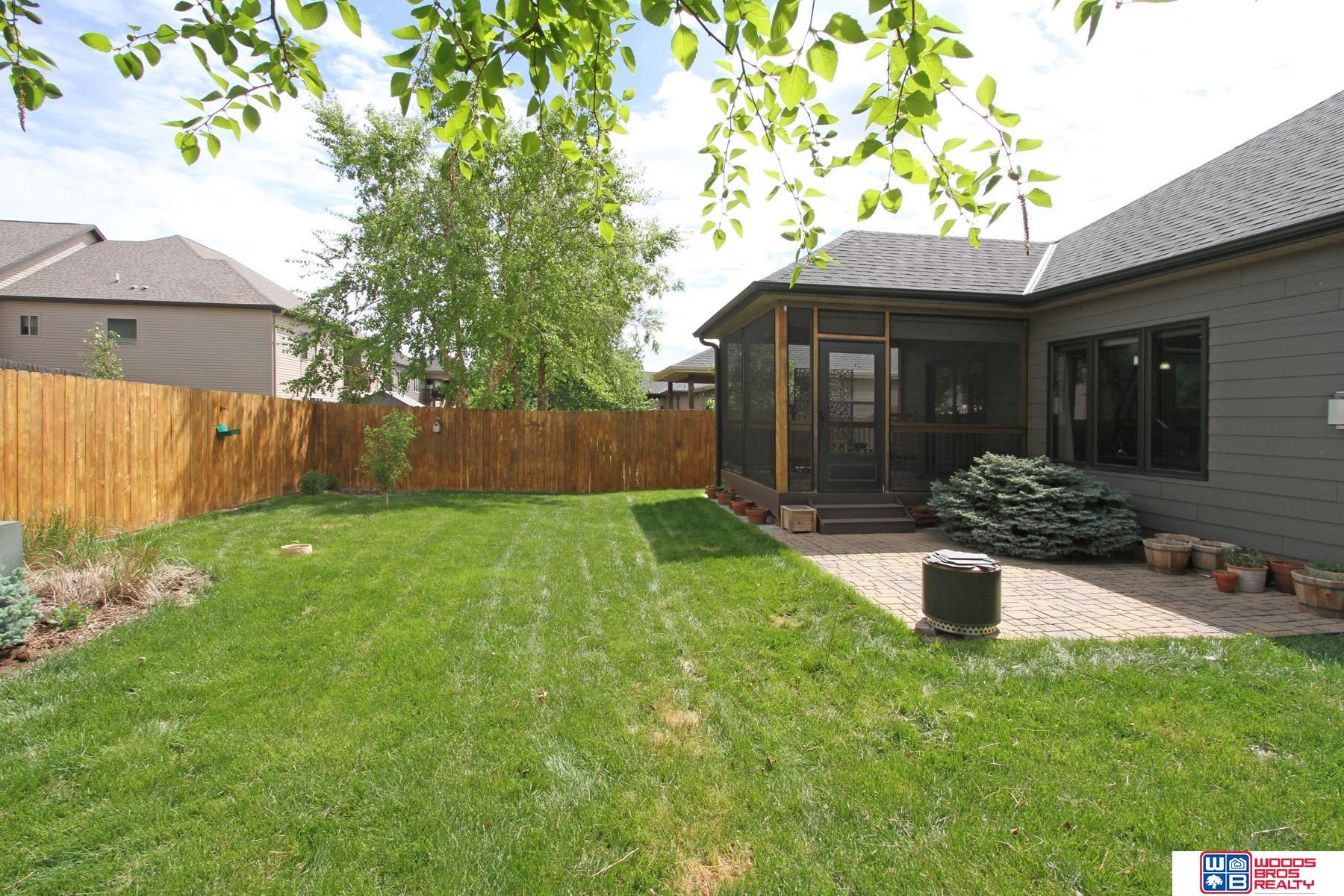 2736 Shadowbrook Drive