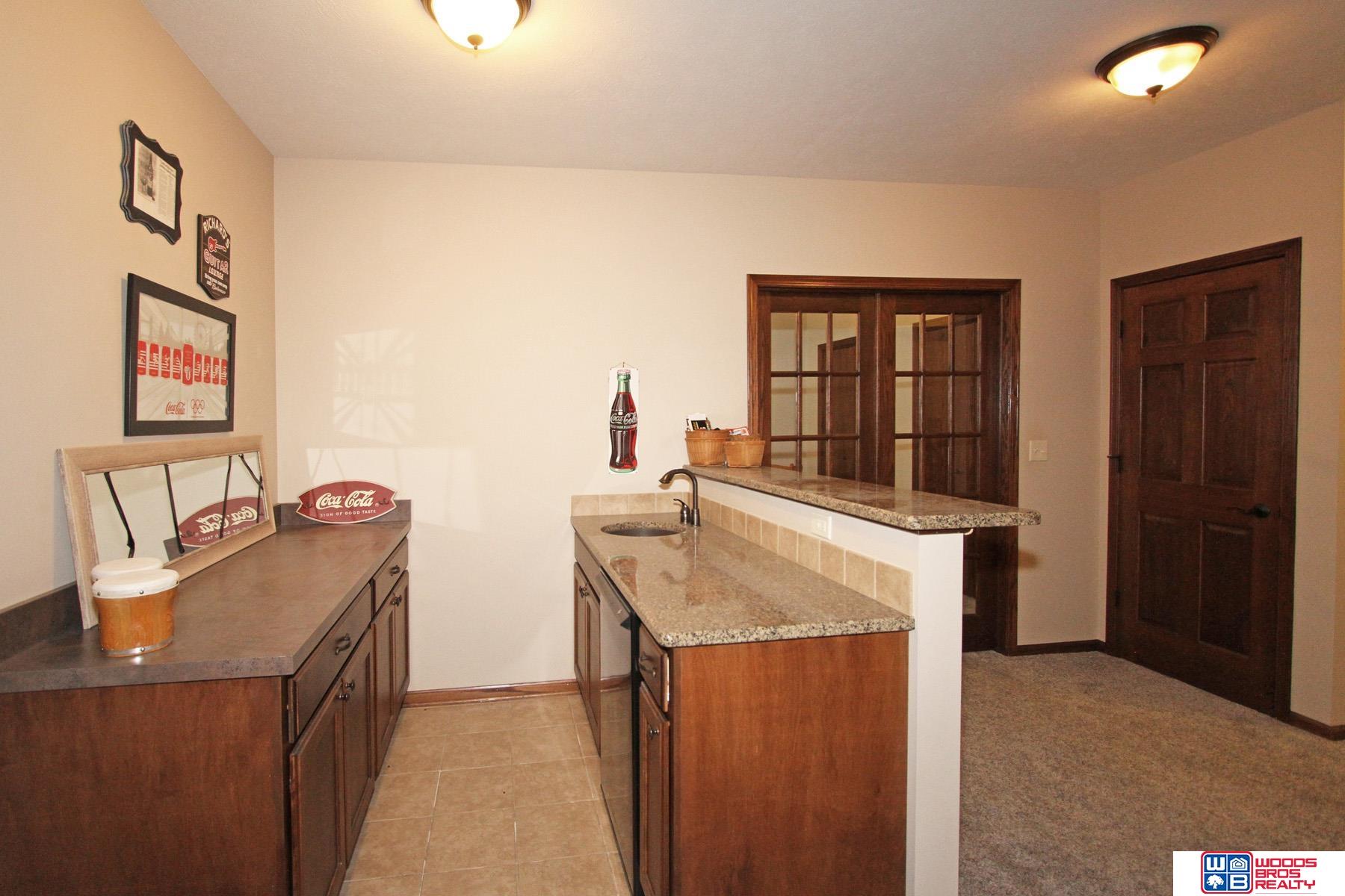 2736 Shadowbrook Drive