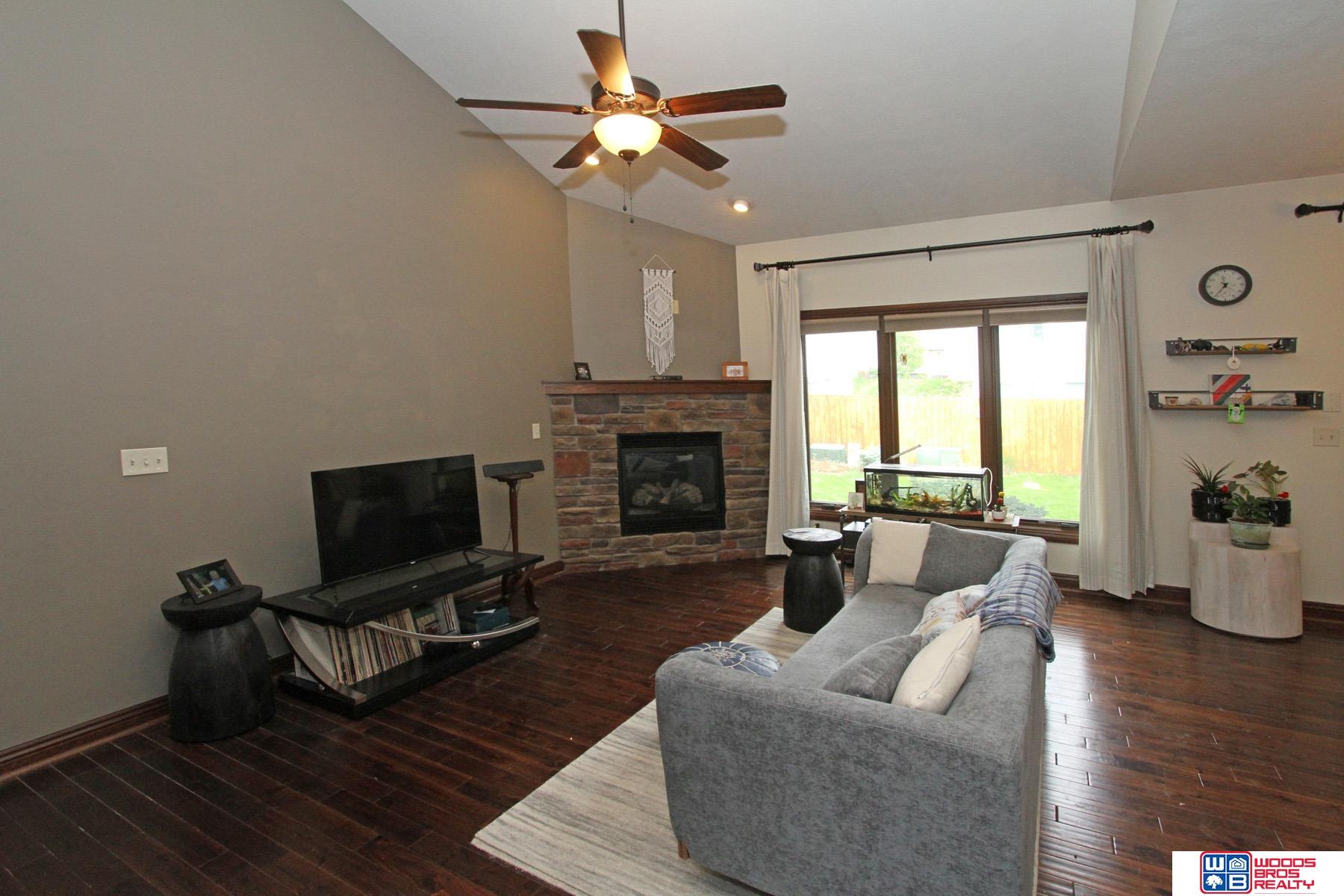 2736 Shadowbrook Drive