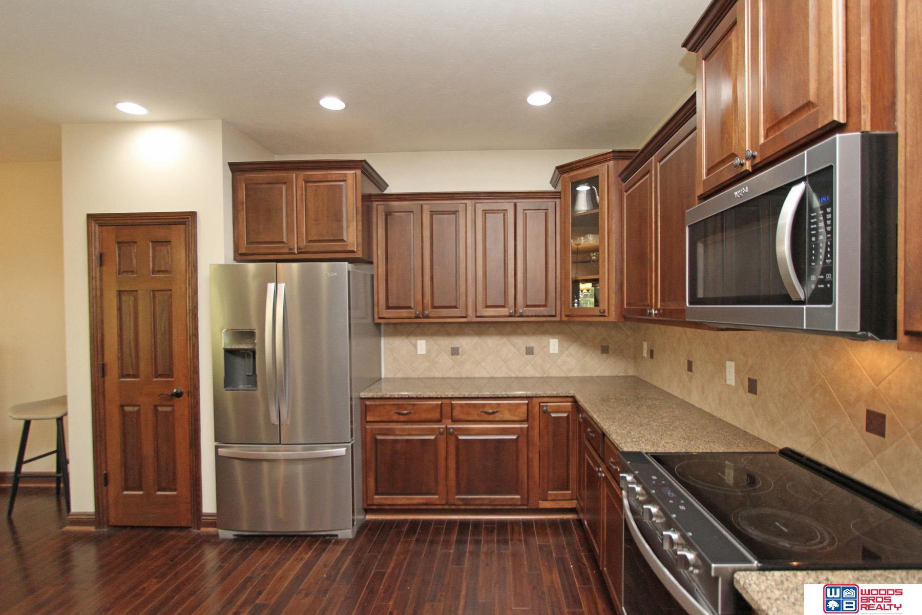 2736 Shadowbrook Drive