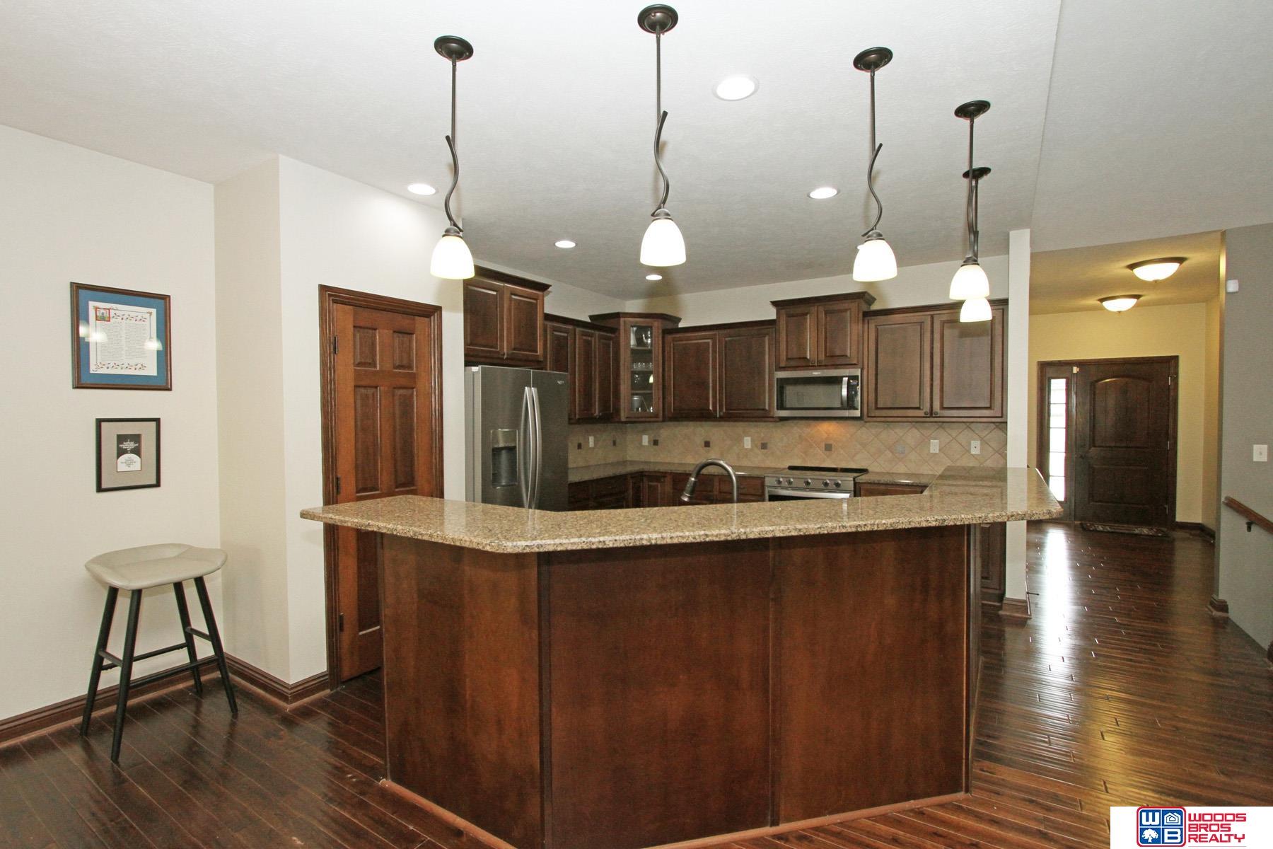 2736 Shadowbrook Drive