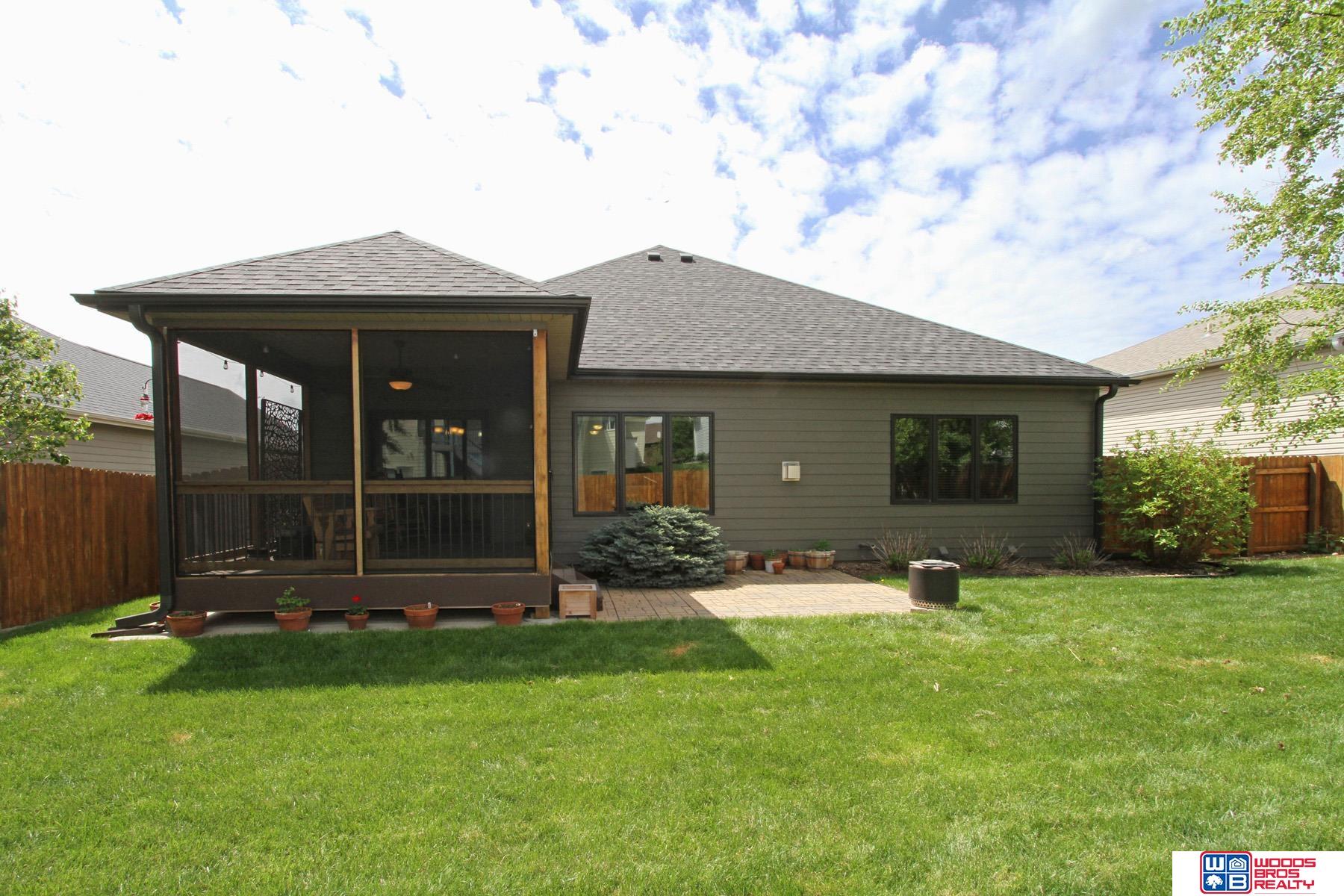 2736 Shadowbrook Drive