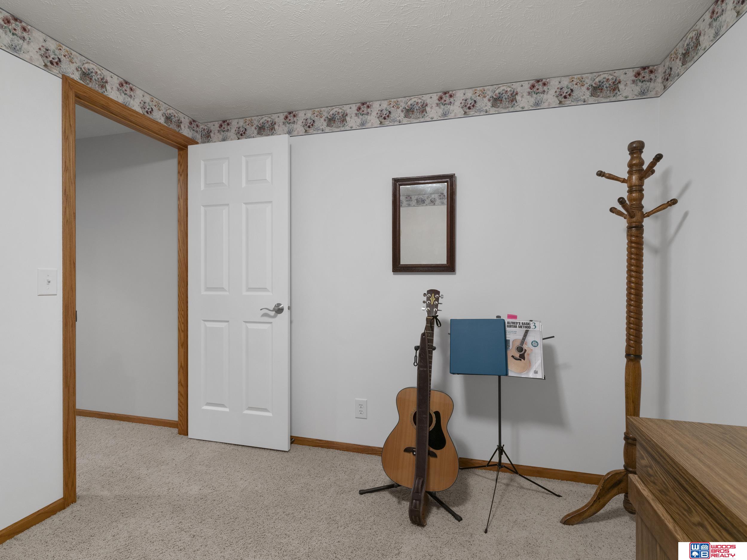 9550 Forest Glen Drive