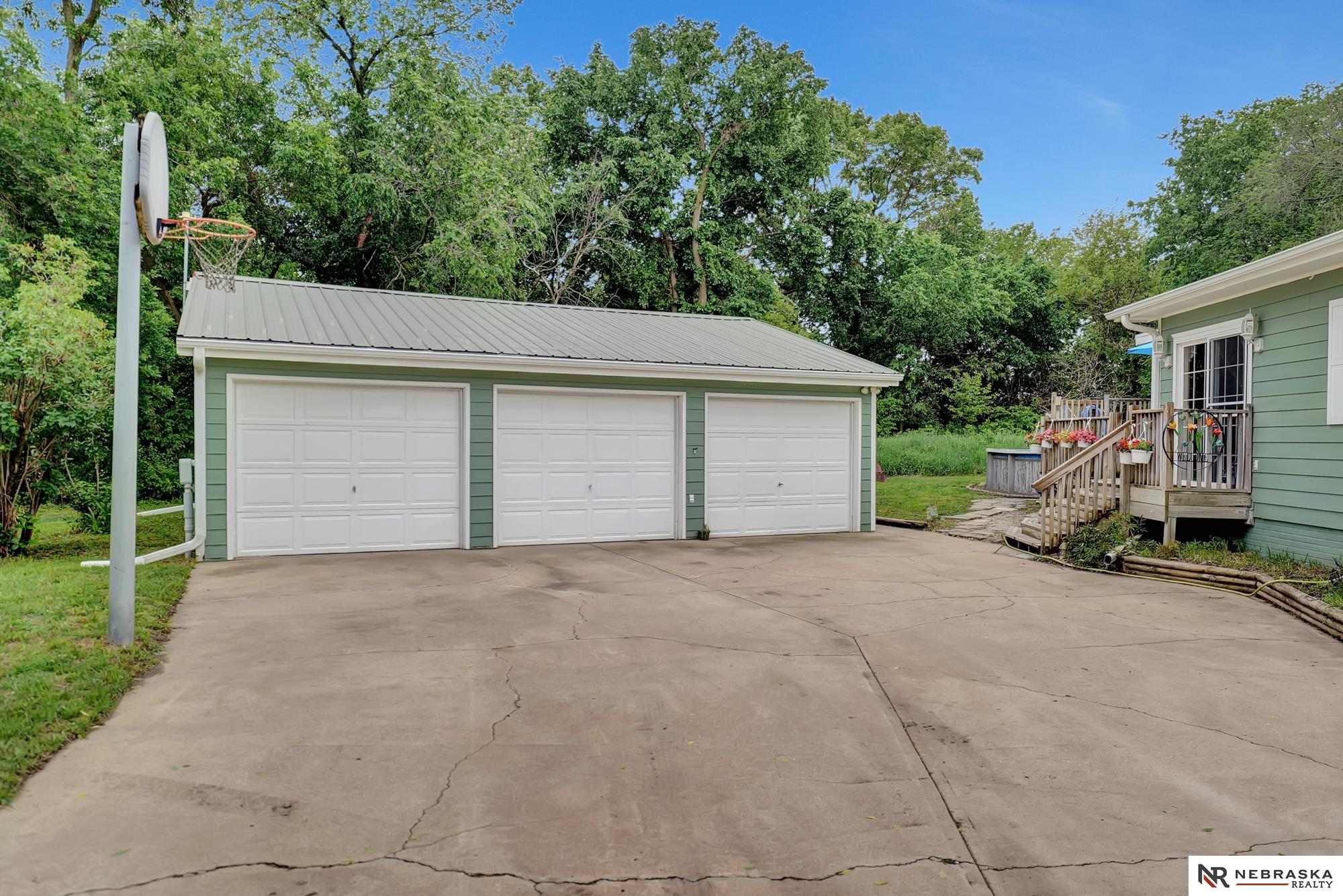 7105 W Davey Road