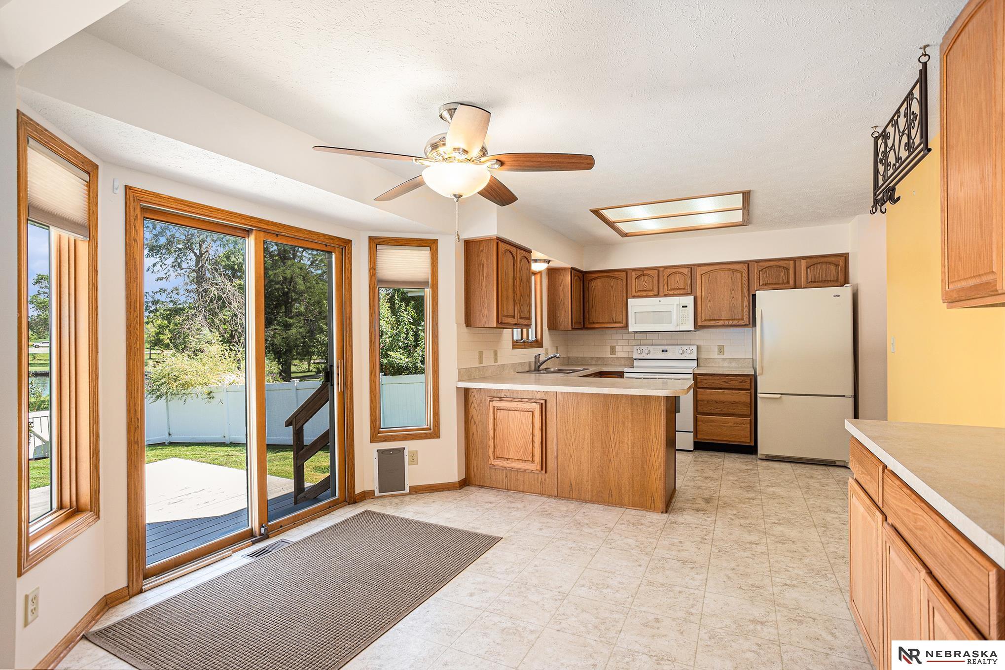 5200 Betty Lou Boulevard