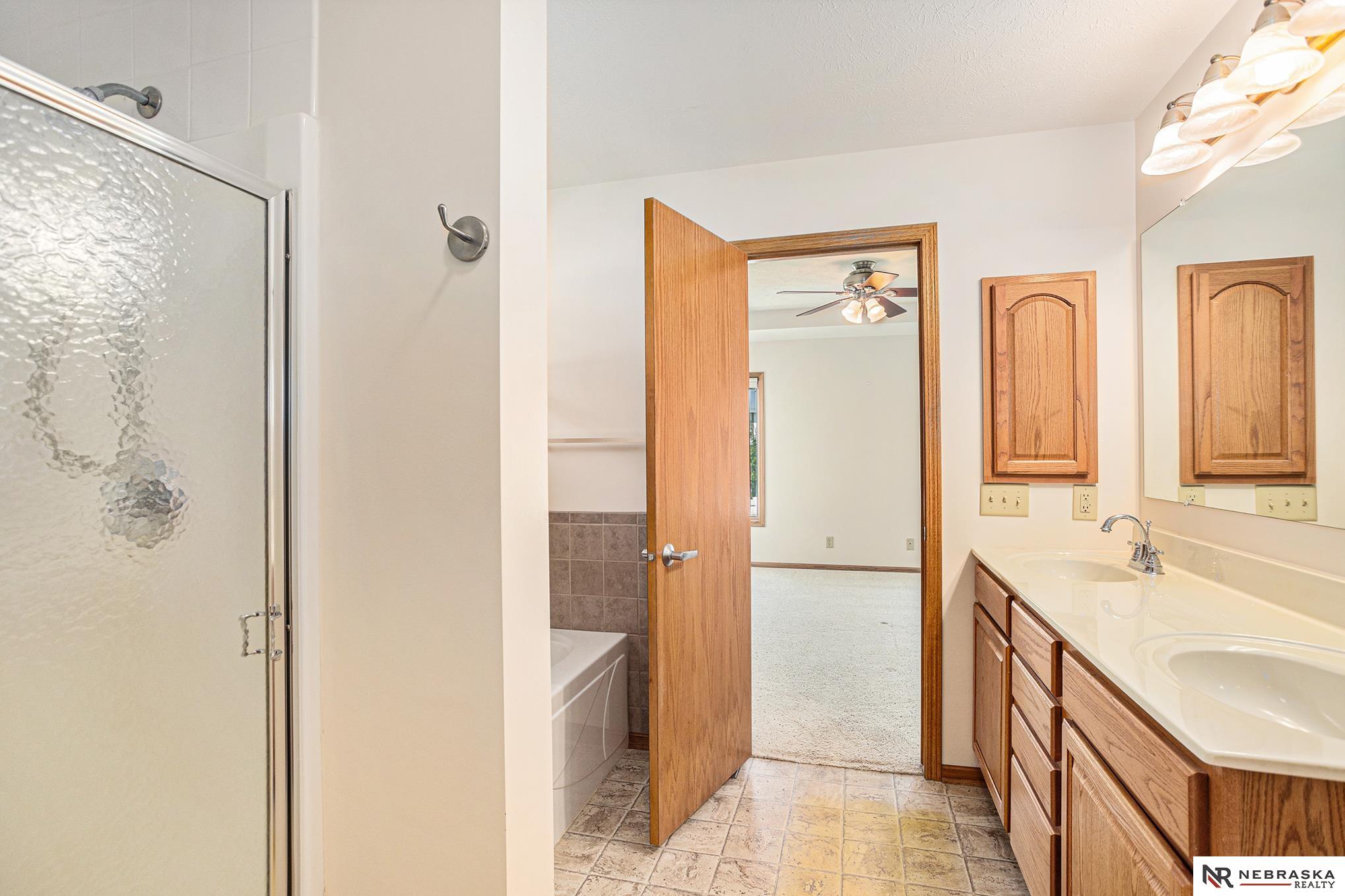 5200 Betty Lou Boulevard