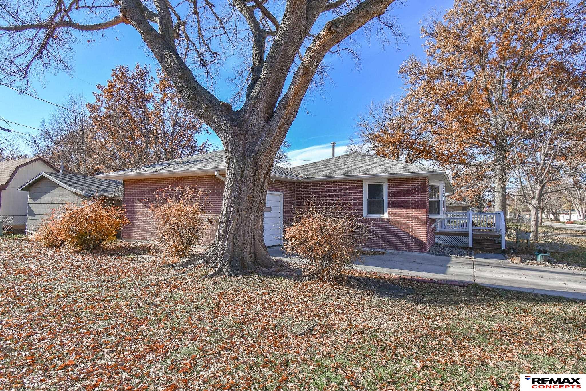 5401 Gladstone Street