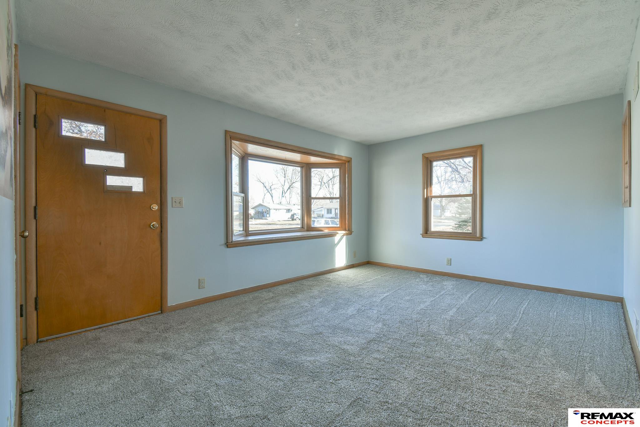 5401 Gladstone Street