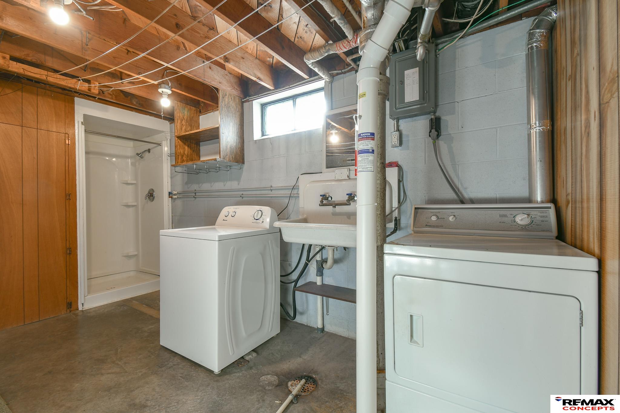 5401 Gladstone Street