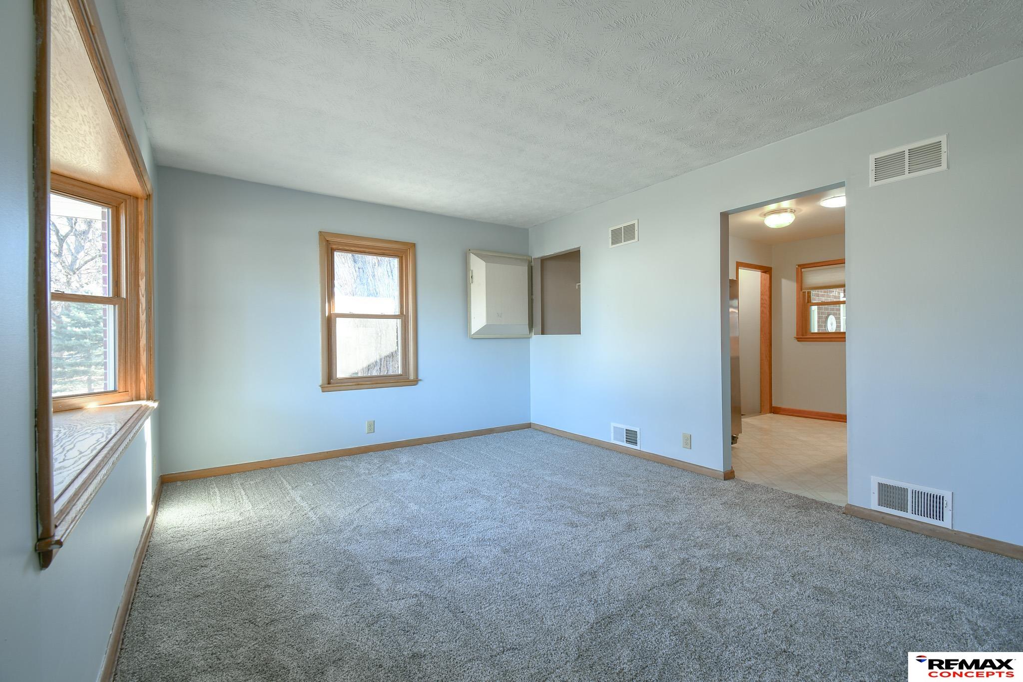 5401 Gladstone Street