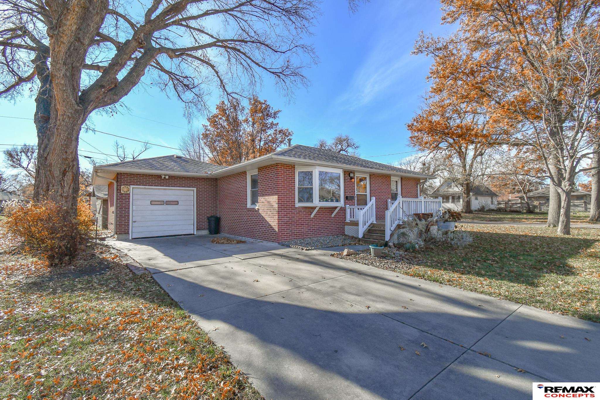 5401 Gladstone Street