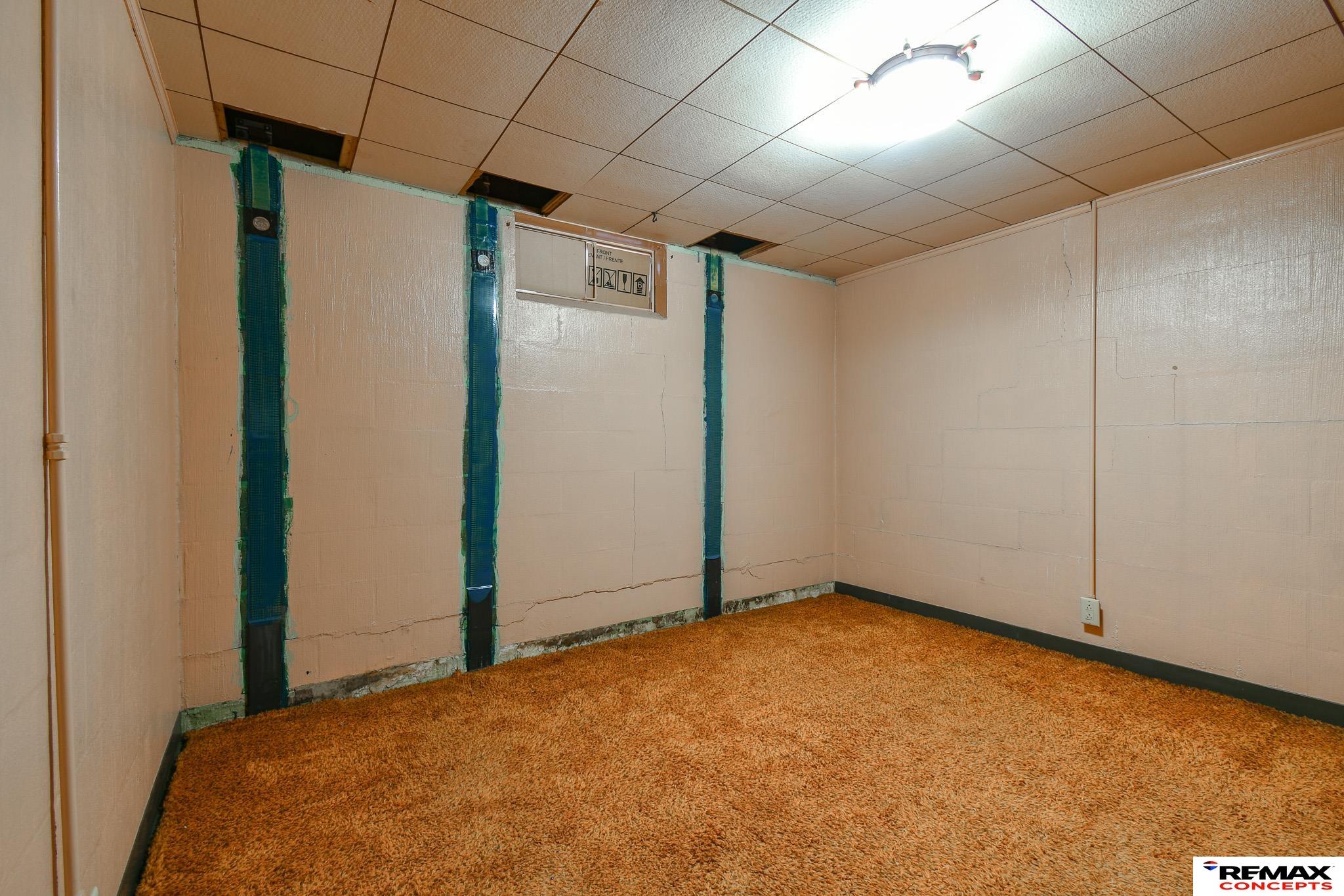 5401 Gladstone Street