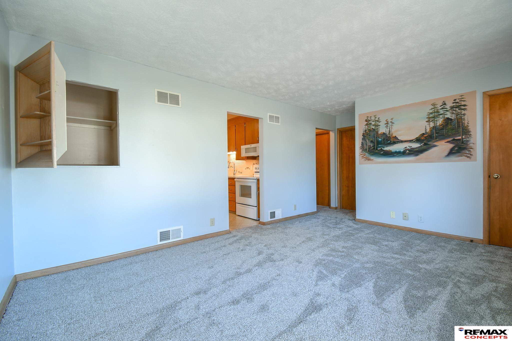 5401 Gladstone Street