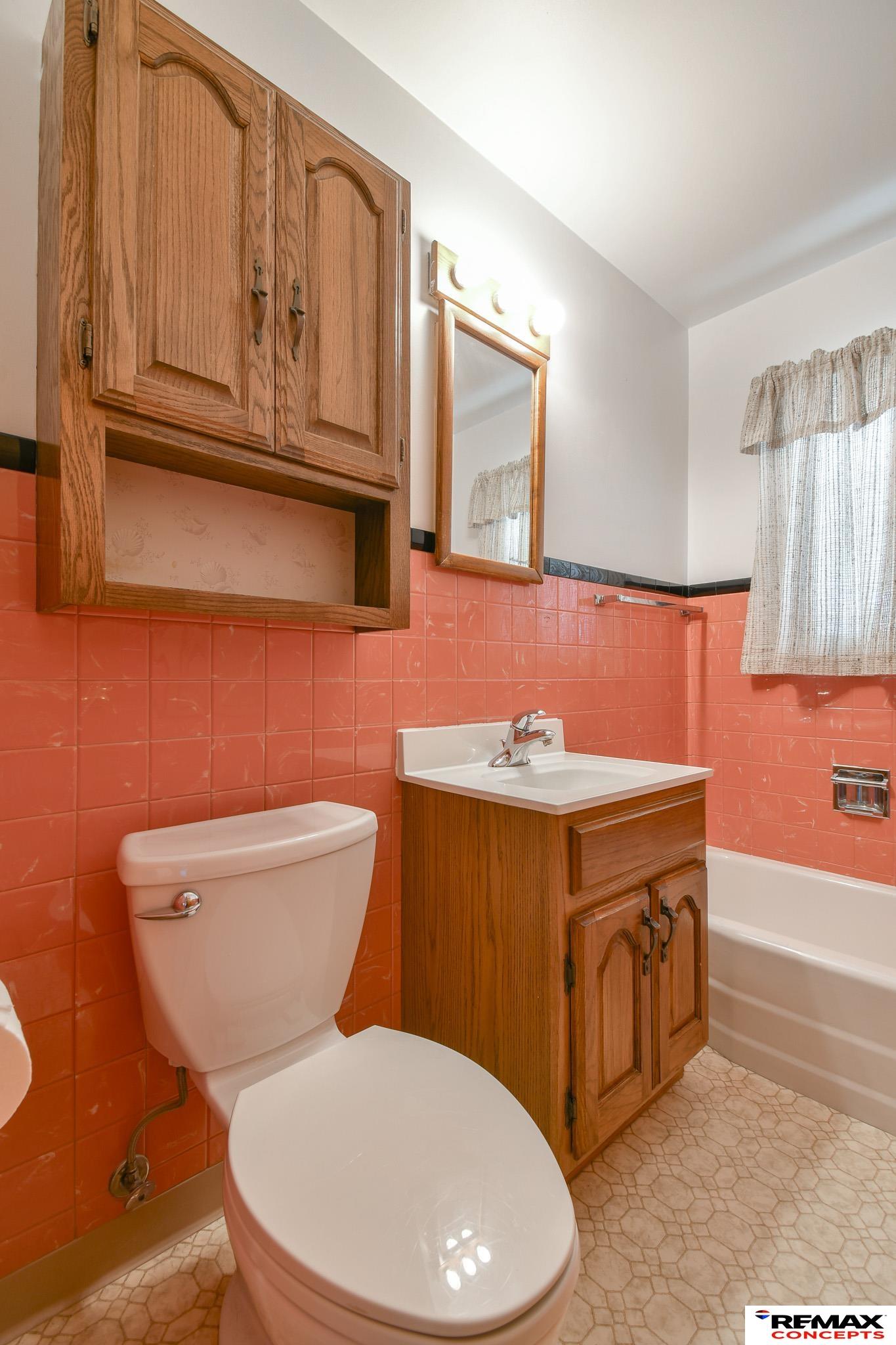 5401 Gladstone Street