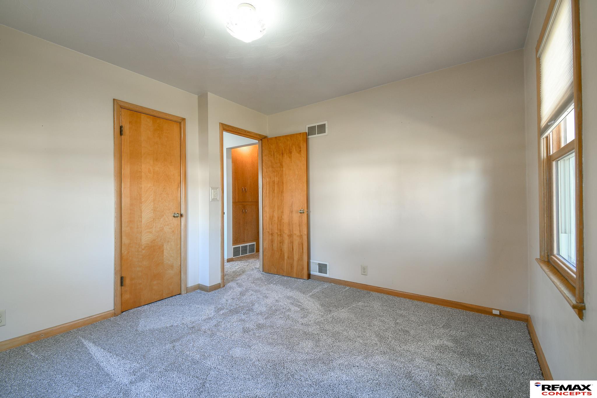 5401 Gladstone Street