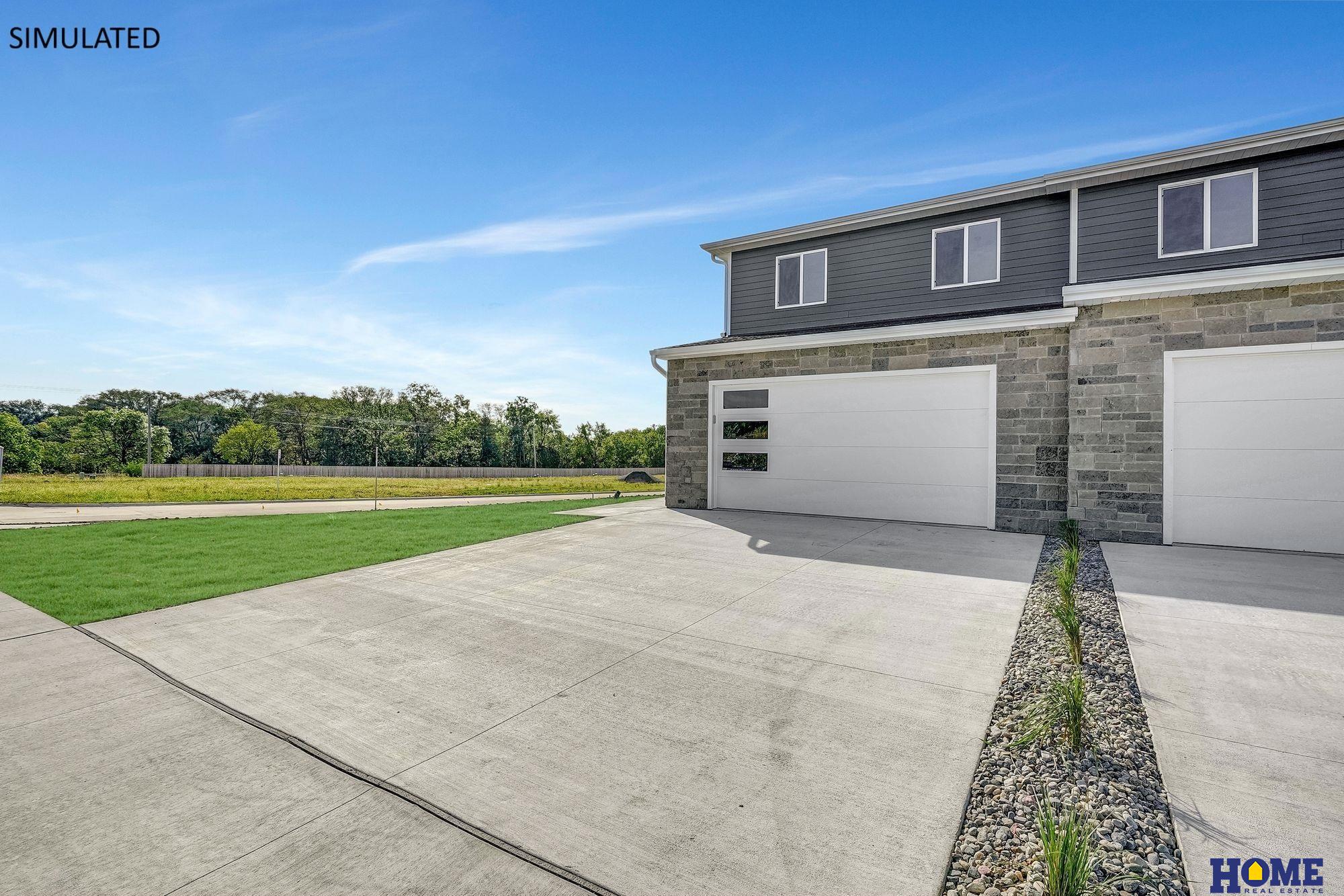 205 W Cowdrey Lane