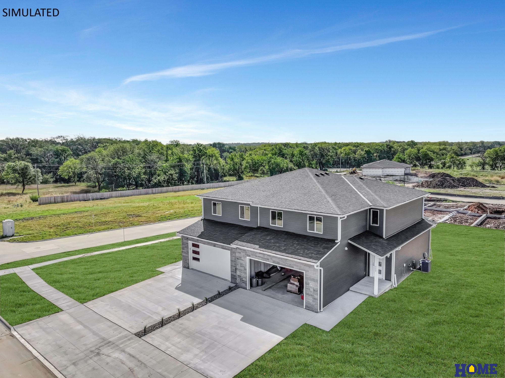 205 W Cowdrey Lane